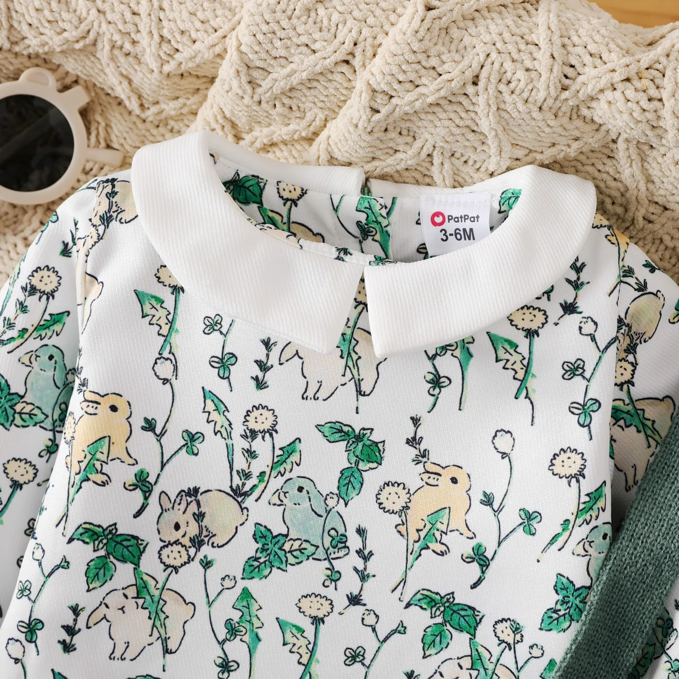 2pcs Baby Girl Allover Floral & Animal Print Long-sleeve Sweater and Solid Strappy Skirt Set Green image 4