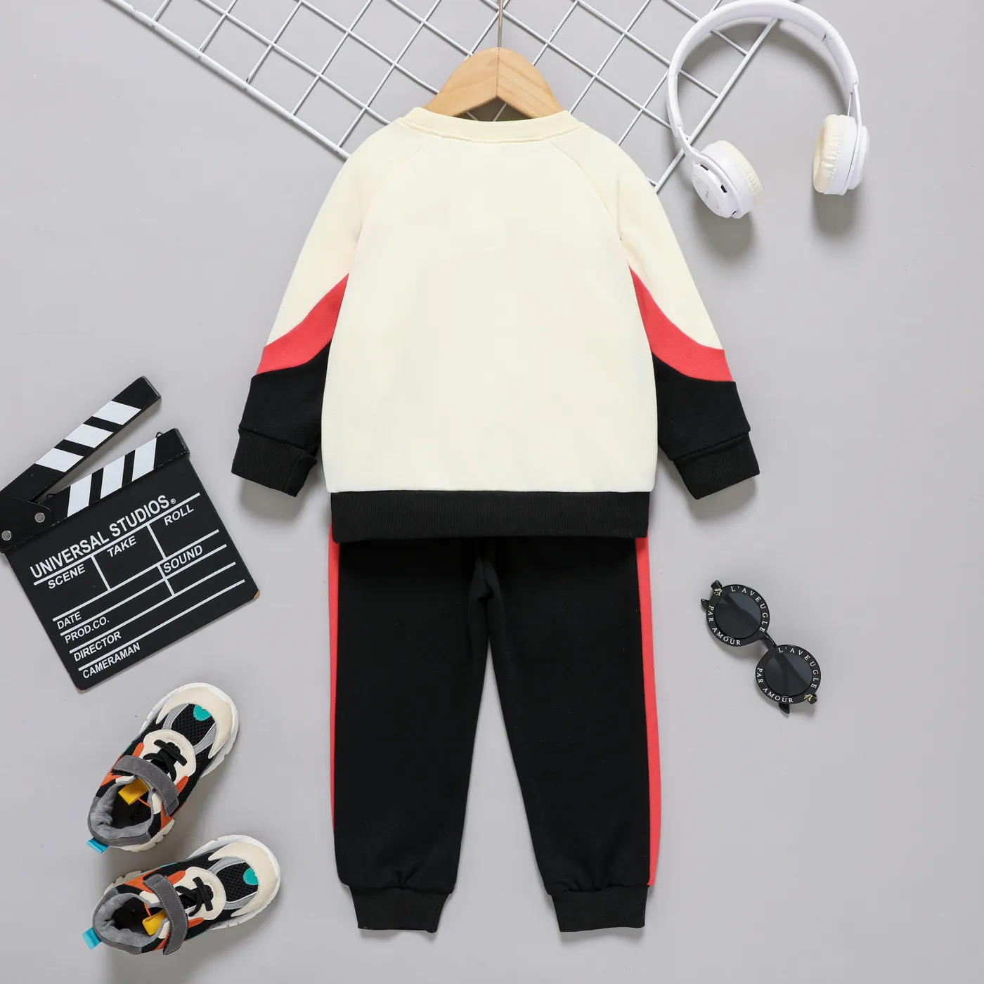 2pcs Toddler Boy Colorblock Pullover Sweatshirt and Pants Set  BlackandWhite image 2