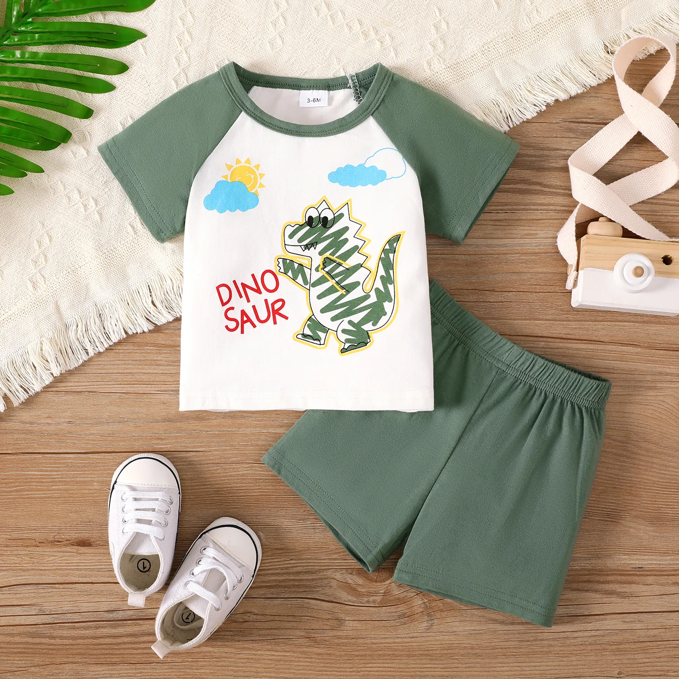 2pcs Baby Boy 95% Cotton Dinosaur Print Short-sleeve Tee and Shorts Set   big image 1
