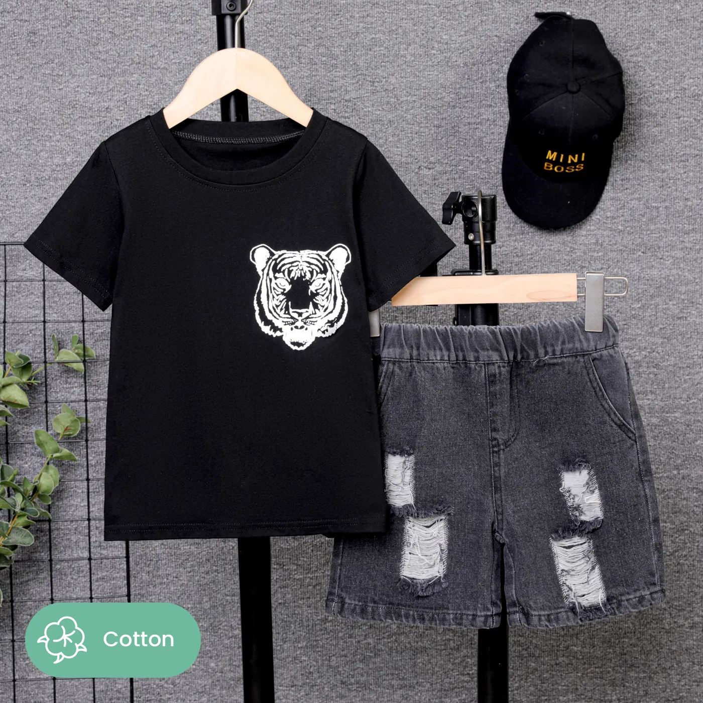2pcs Kid Boy 100% Cotton Tiger Pattern Short-sleeve Tee and Pockets Ripped Denim Shorts Set  big image 1