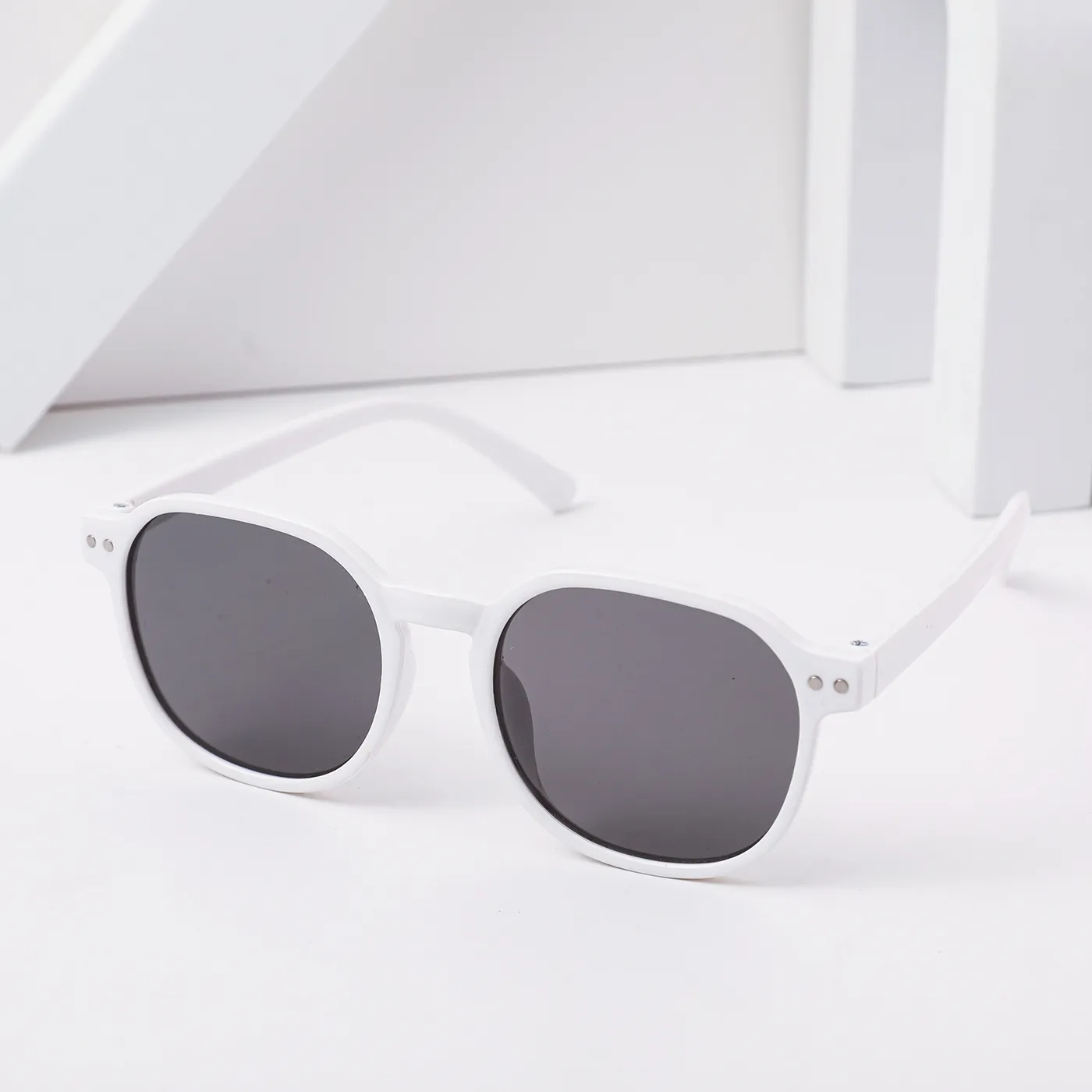 Toddler/Kid Fashion Cute Sunglasses (with Box)  image 1