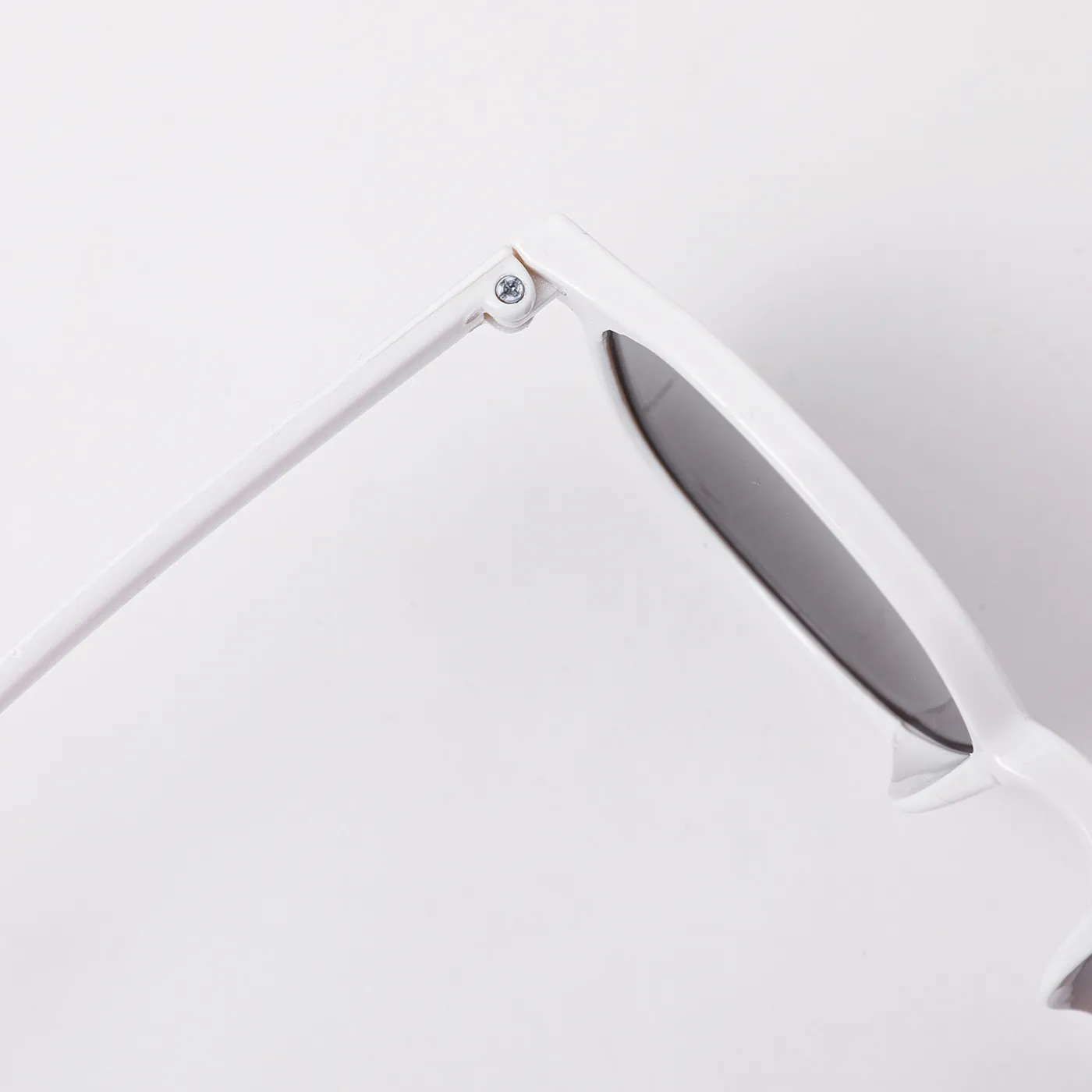 Toddler/Kid Fashion Cute Sunglasses (with Box)  image 5