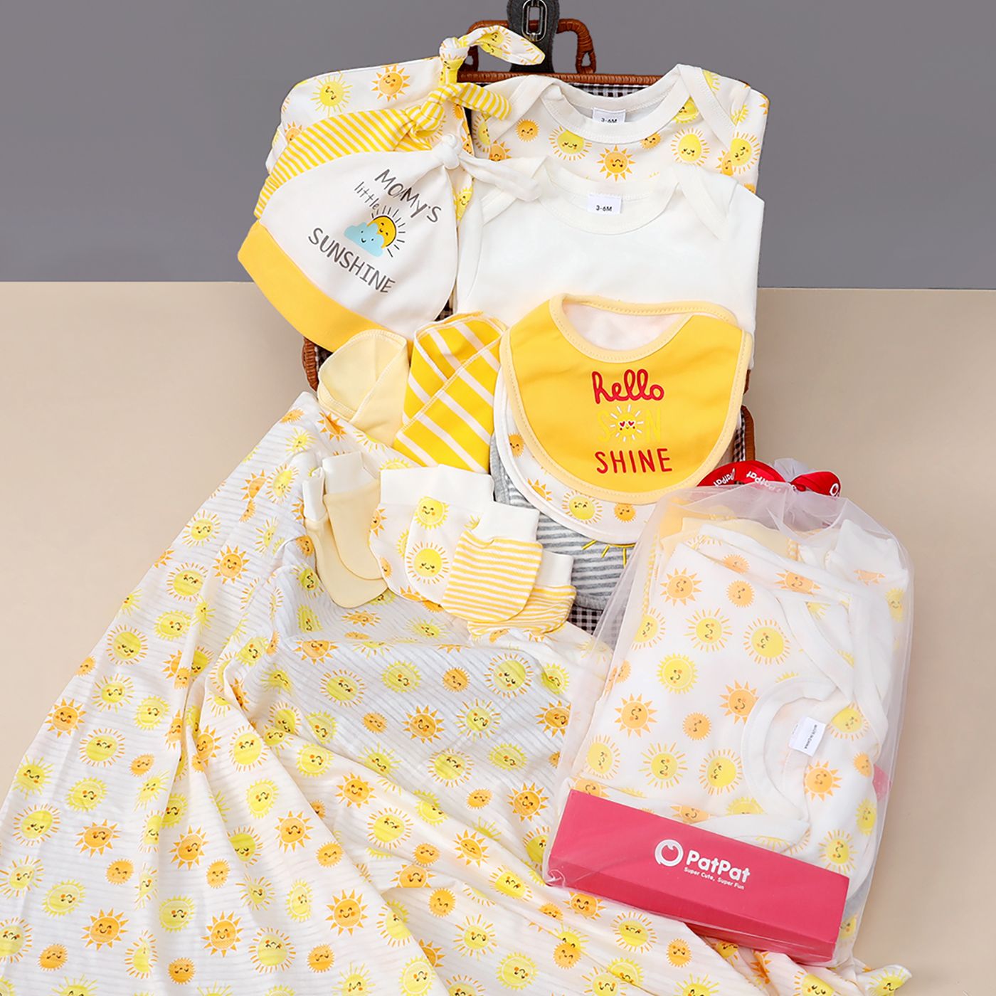 

14pcs 100% Cotton Newborn Baby Unisex Gift Set (Sunshine Smiley Pattern)