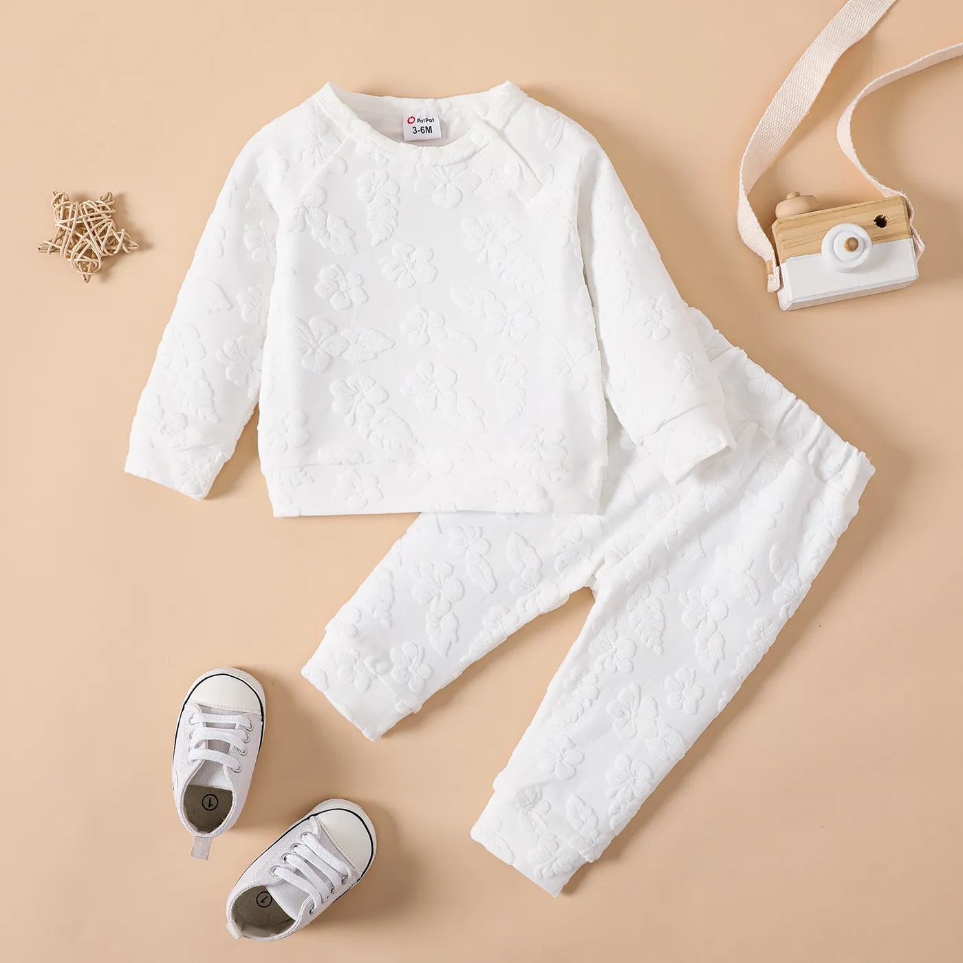 2pcs Baby Girl Solid Floral Embossed Long-sleeve Top and Pants Set White