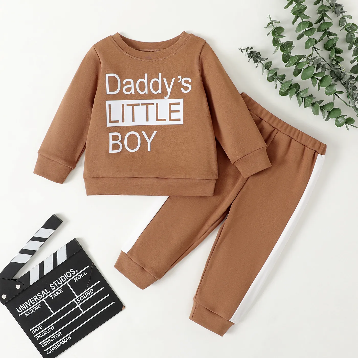 2pcs Baby Boy Letters Graphic Long-sleeve Top and Pants Set Brown