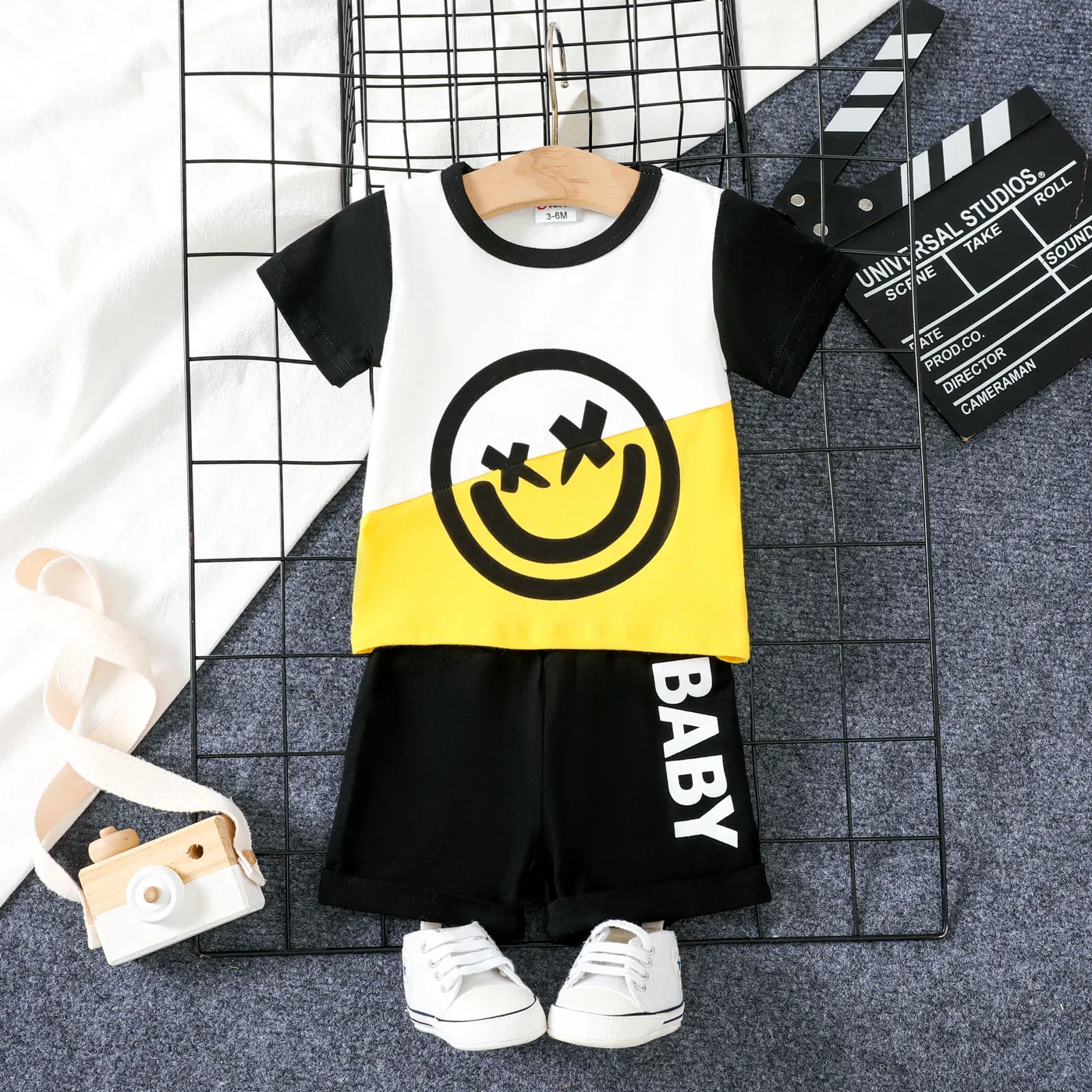 2pcs Baby Boy 95% Cotton Smile Face Print Short-sleeve Tee and 95% Cotton Letters Print Shorts Set  big image 1