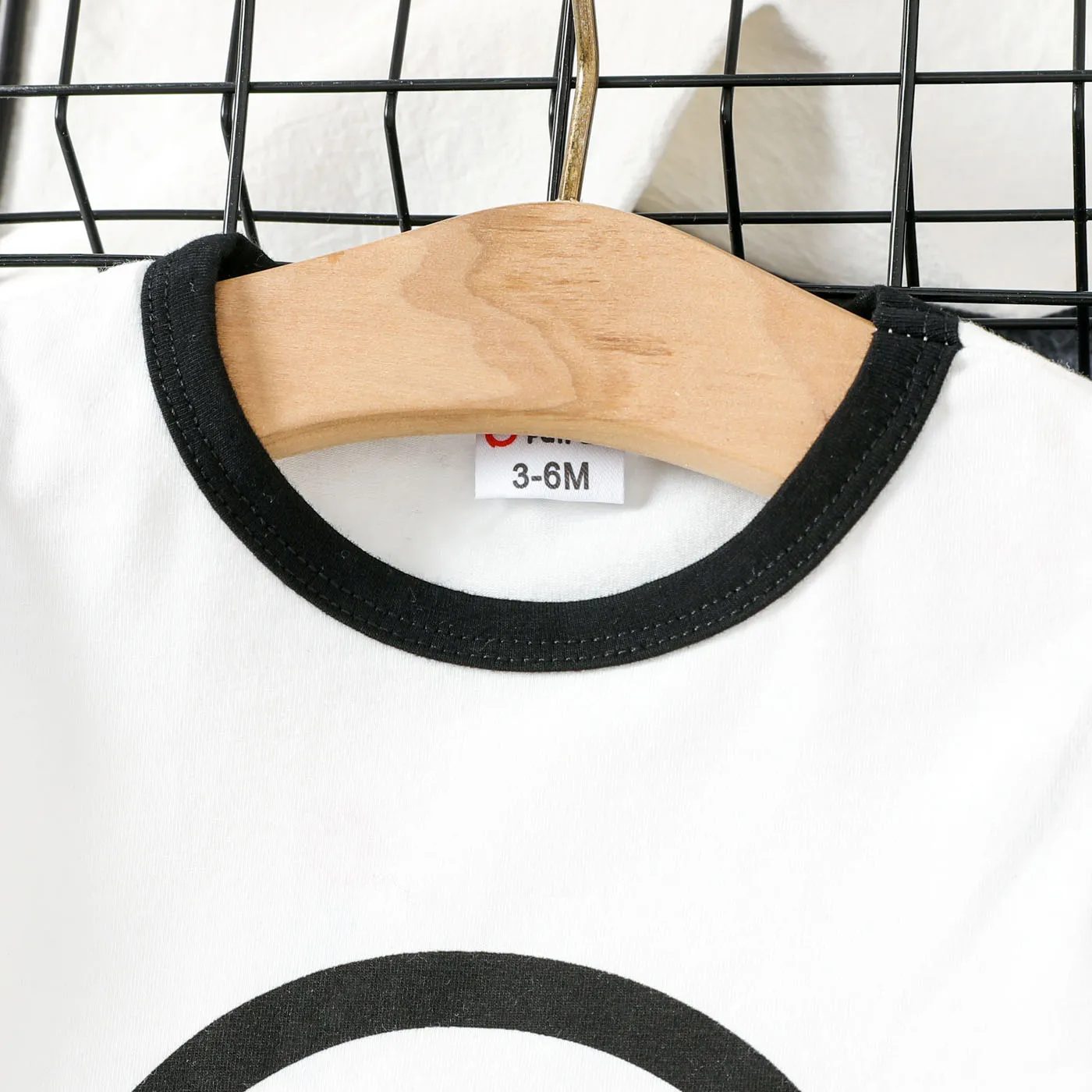 2pcs Baby Boy 95% Cotton Smile Face Print Short-sleeve Tee and 95% Cotton Letters Print Shorts Set  image 5
