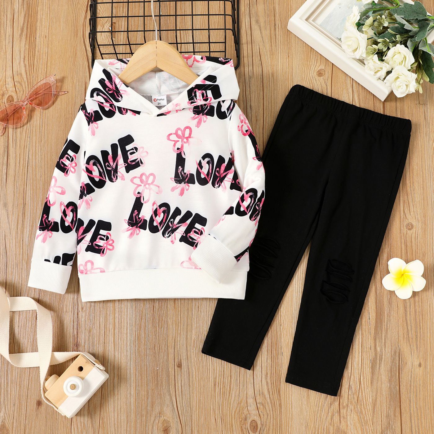 

2pcs Toddler Girl Letter Floral Heart Print Hoodie and Pants Set
