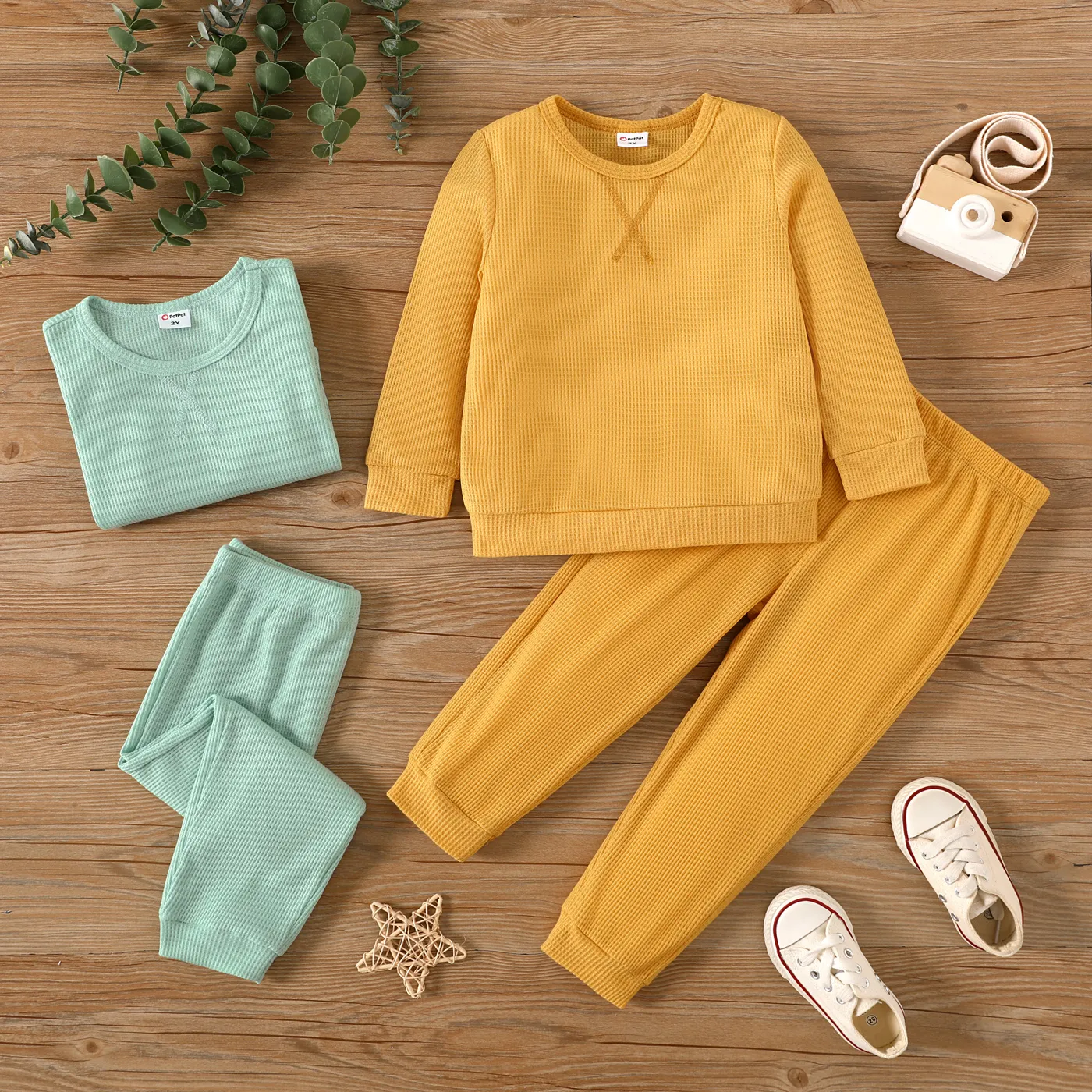 2pcs Toddler Boy/Girl  Basic Design Solid Set Pale Green image 2