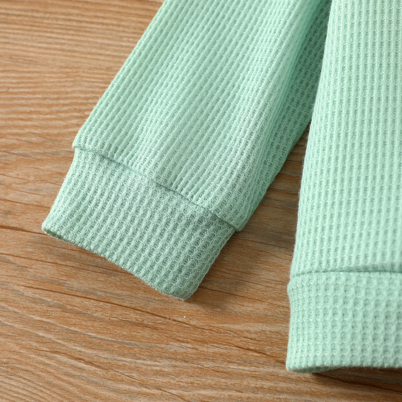 2pcs Toddler Boy/Girl  Basic Design Solid Set Pale Green image 5