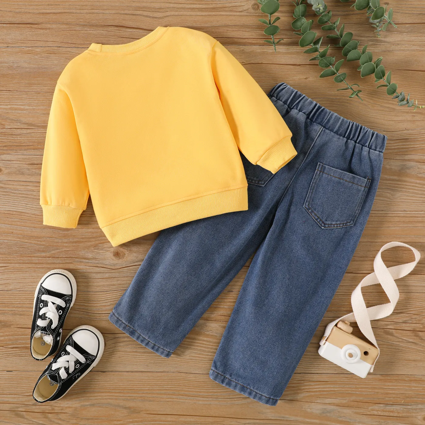 2pcs Toddler Boy Patch Pocket Pullover Sweatshirt and Jeans Set  Yellow image 2