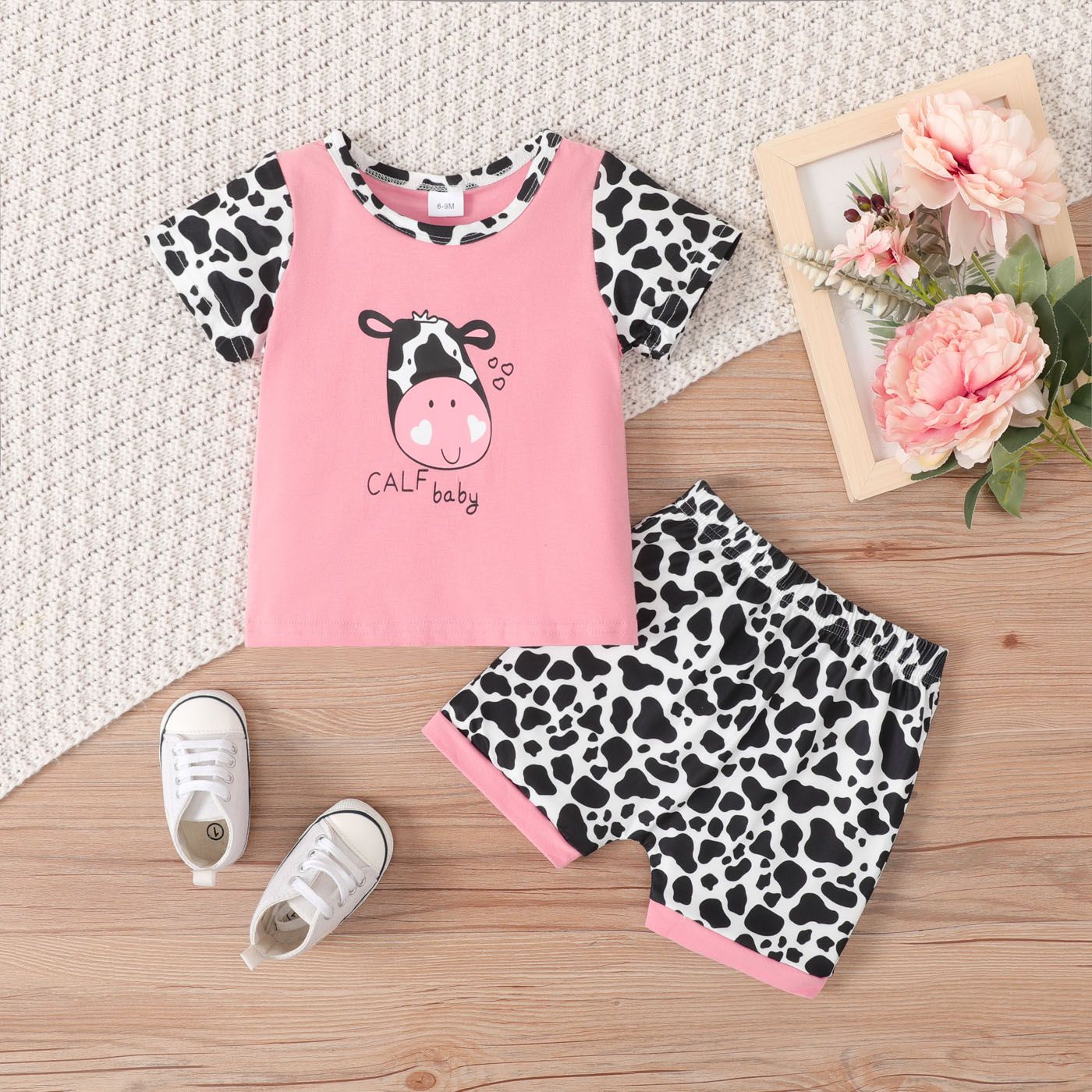 

2pcs Baby Girl Cow Pattern Short-sleeve Tee and Shorts Set