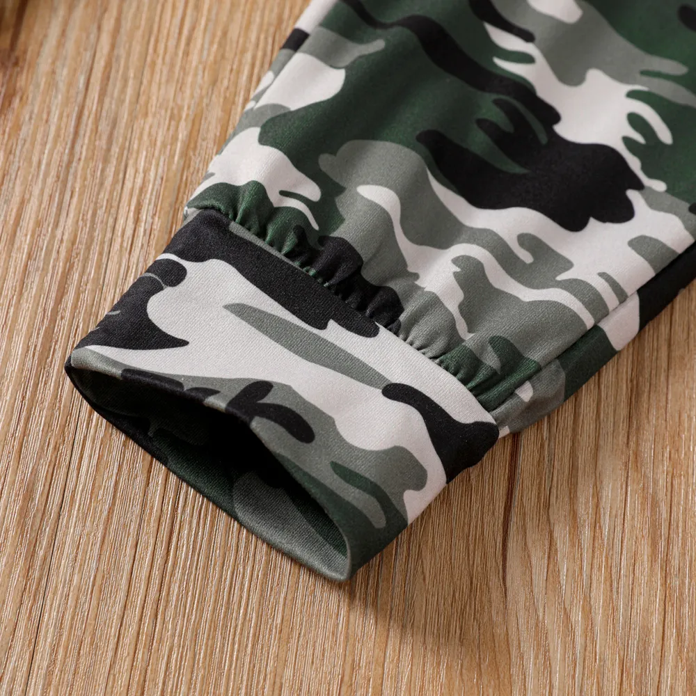 2pcs Kid Boy Camouflage Long-sleeve Sweatshirt and Pants Set big image 5