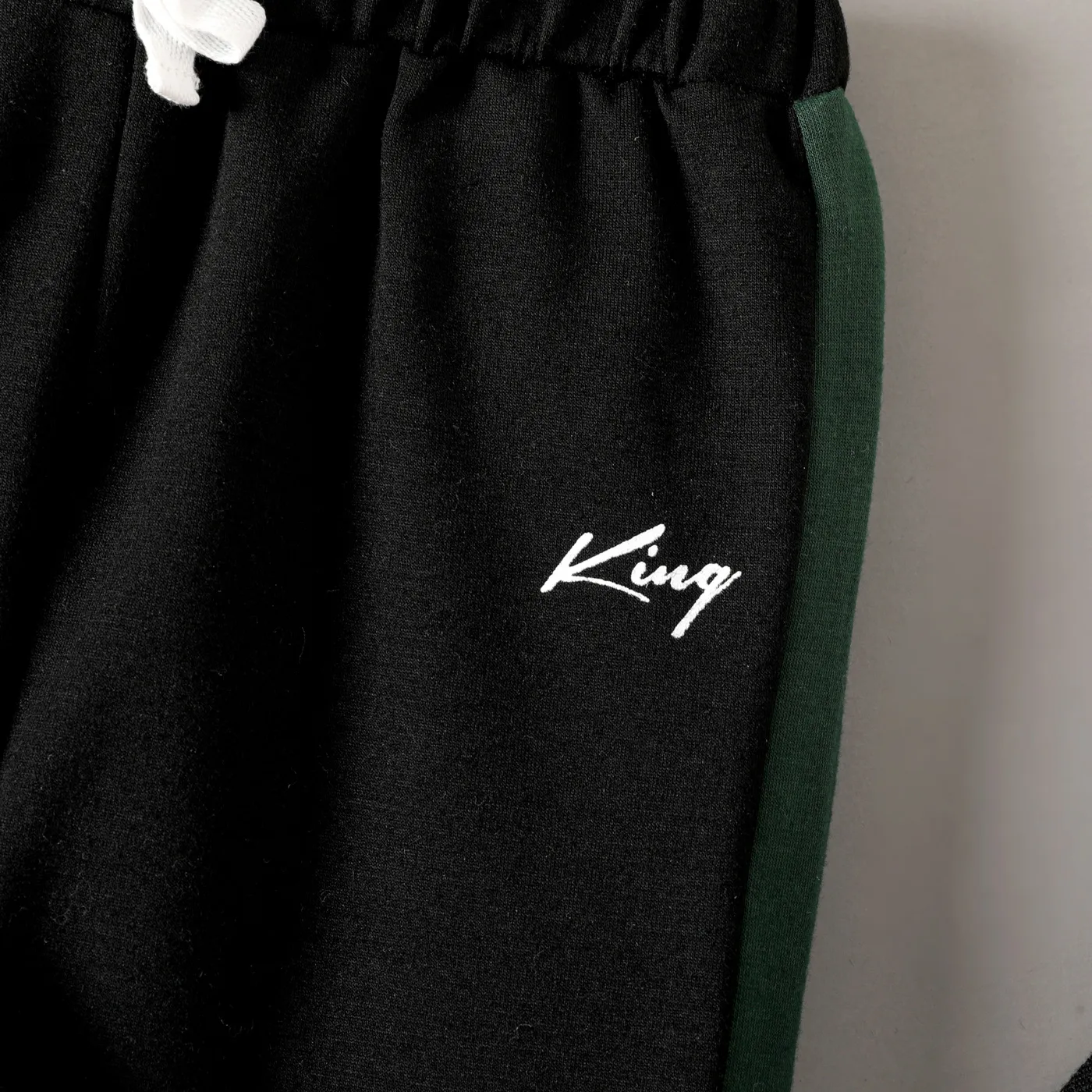 2pcs Kid Boy Colorblock Letters Graphic Long-sleeve Sweatshirt and Drawstring Pants Set Green image 4