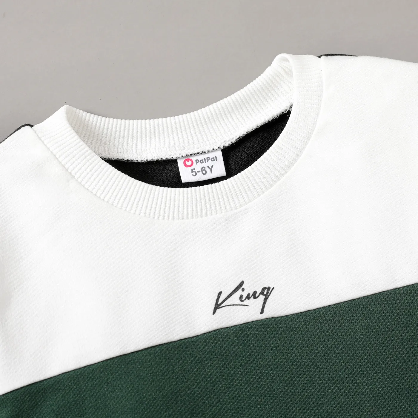 2pcs Kid Boy Colorblock Letters Graphic Long-sleeve Sweatshirt and Drawstring Pants Set Green image 3