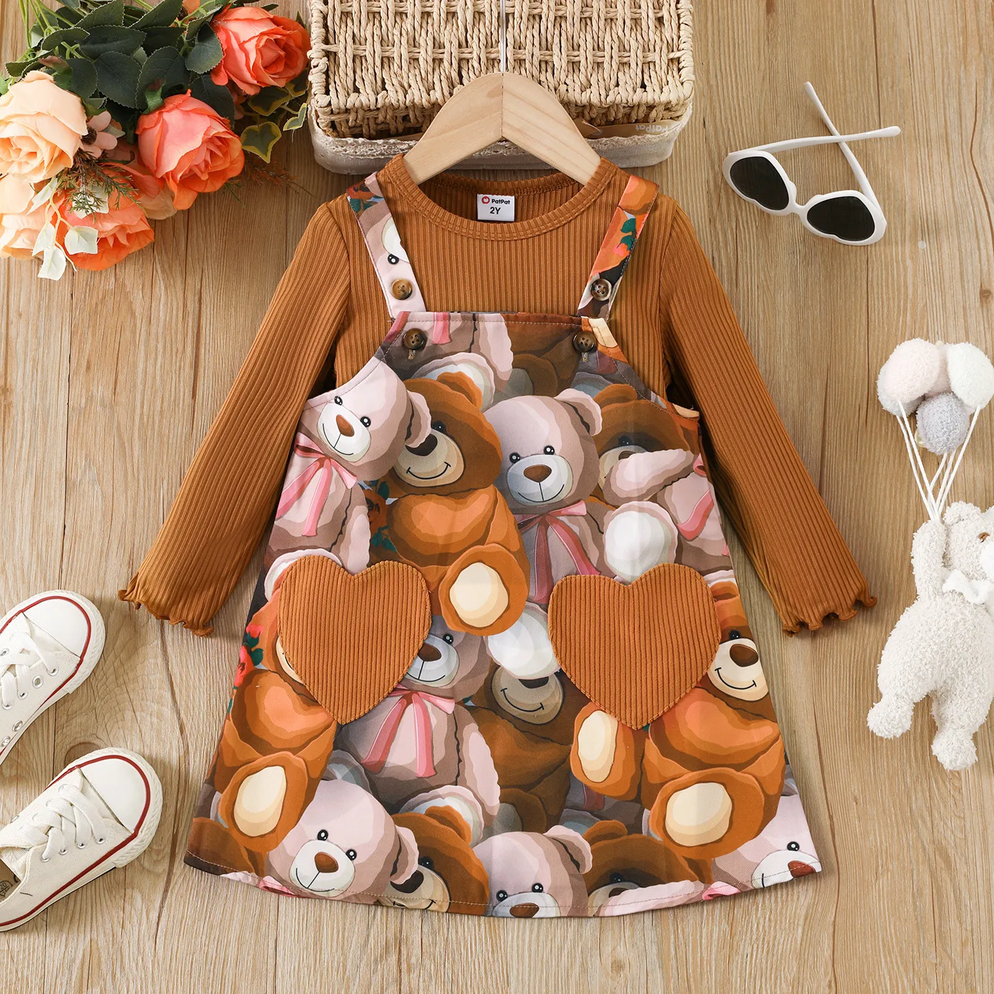 

2pcs Toddler Girl Rib-knit Long-sleeve Top and Bear Pattern Overall Dress Set