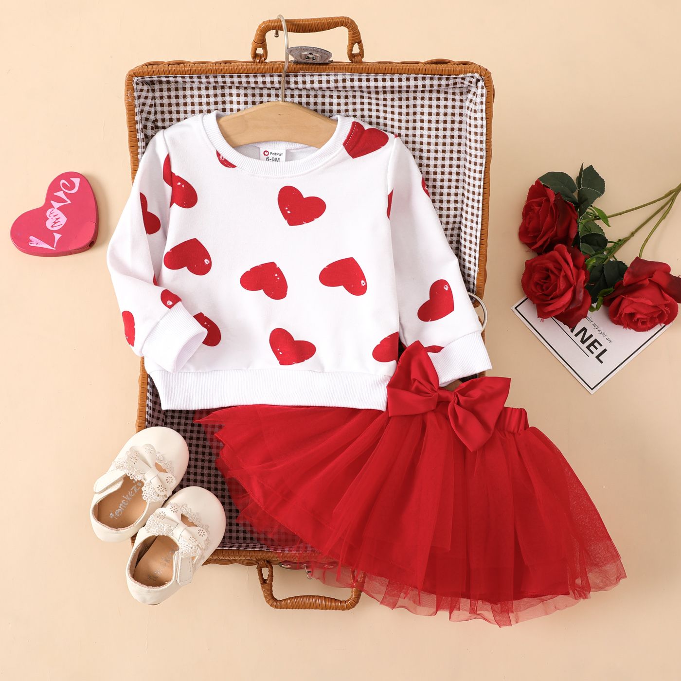 2pcs Baby Girl Heart Pattern Sweat-shirt à Manches Longues Et Mesh Bow Decor Jupe Solide Set