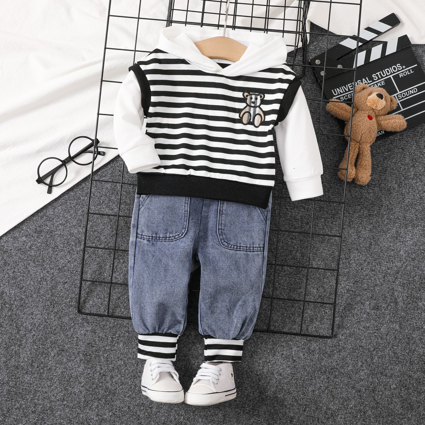 

2pcs Baby Boy/Girl Bear Embroidery Stripe Long-sleeve Hooded Sweatshirt and Jeans Set
