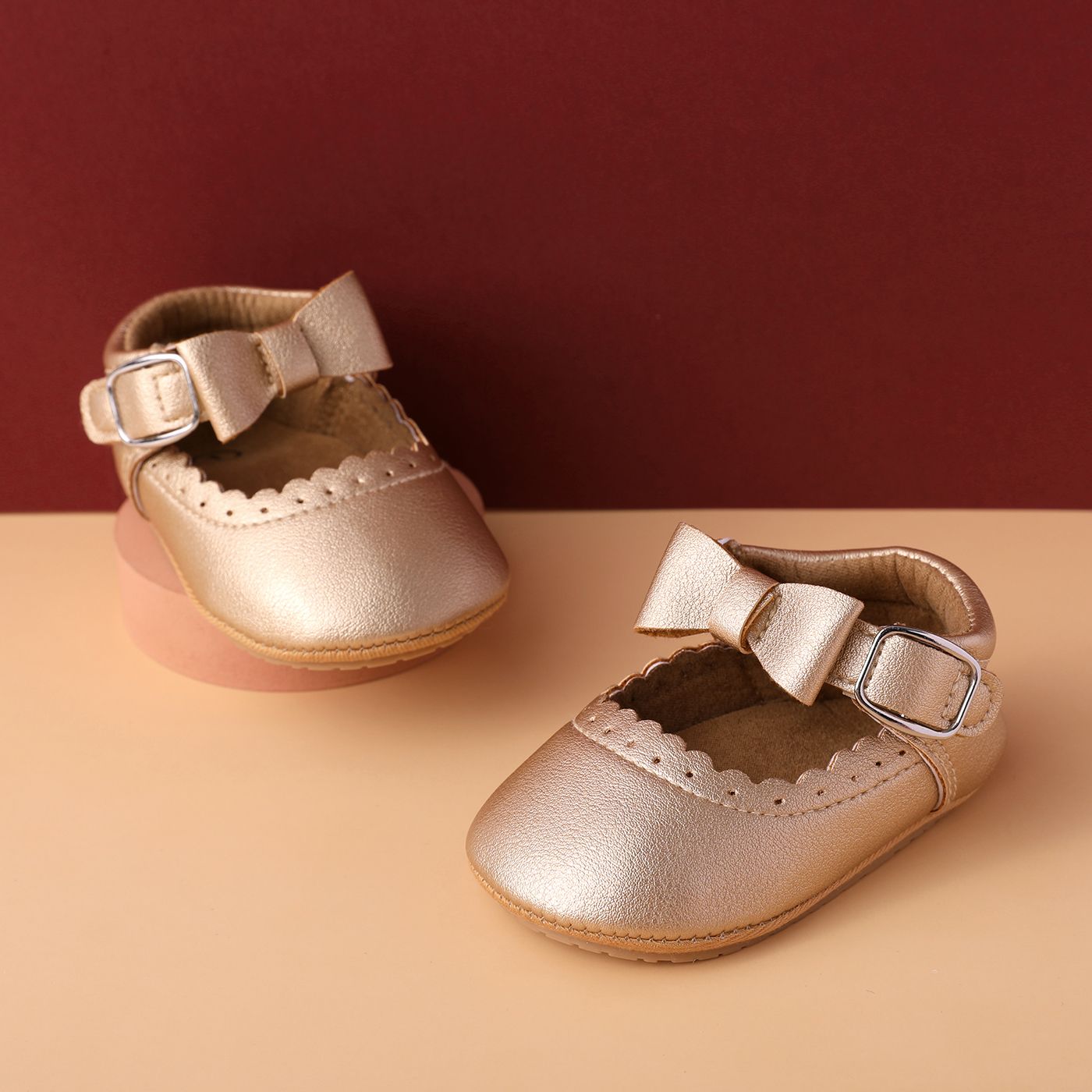 

Baby Solid Bow Decor Velcro Prewalker Shoes
