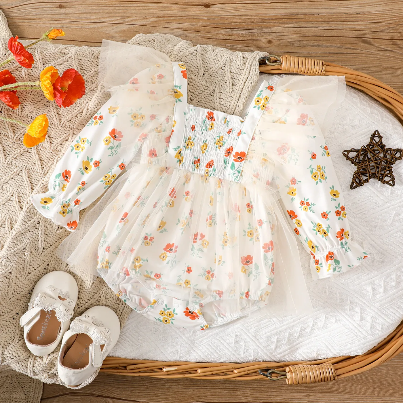 Baby Girl Naia Sweet Floral Lace Ruffle Edge Long sleeve Romper  image 3