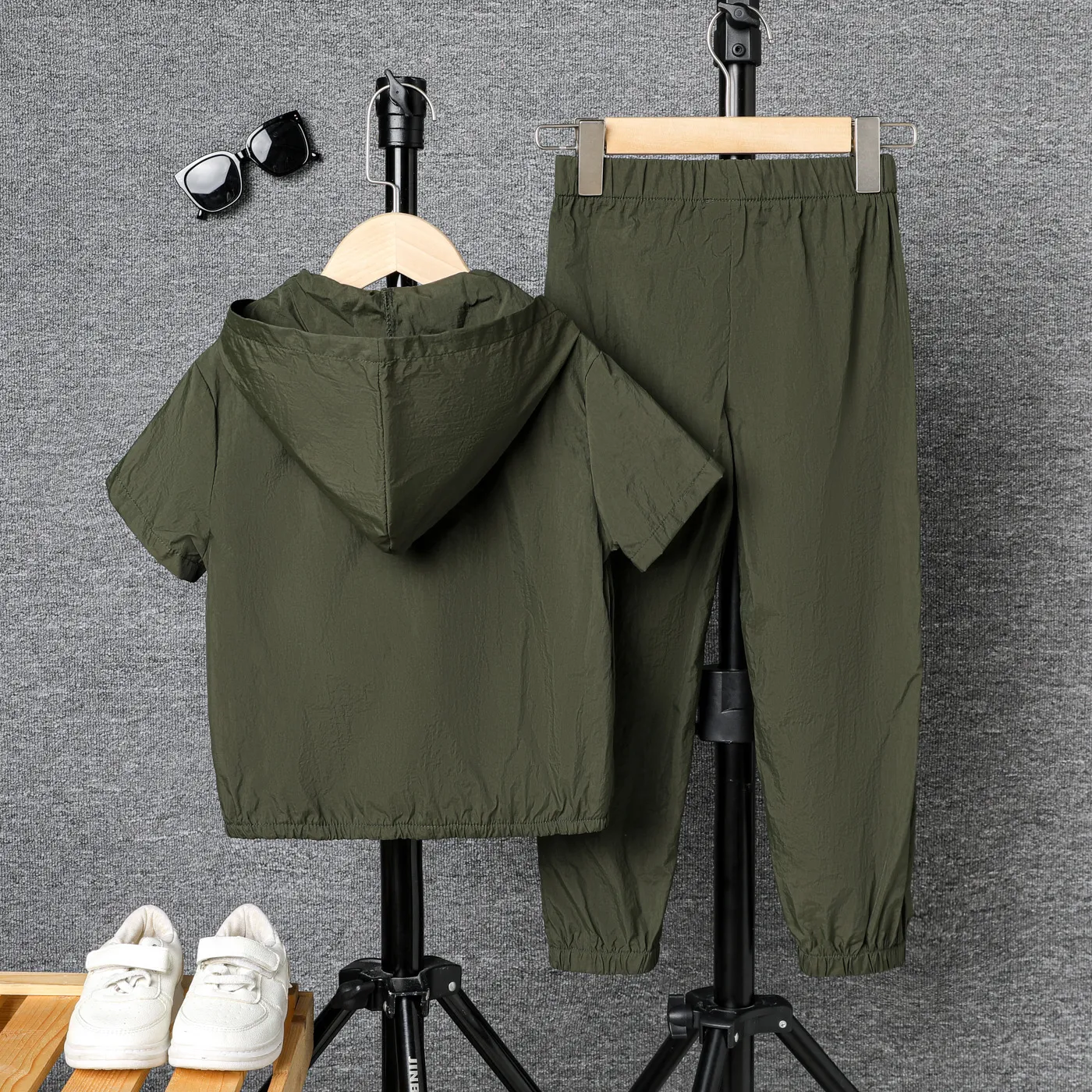 2pcs Kid Boy Letter Print Short-sleeve Sporty Hoodie and Pants Set   image 2