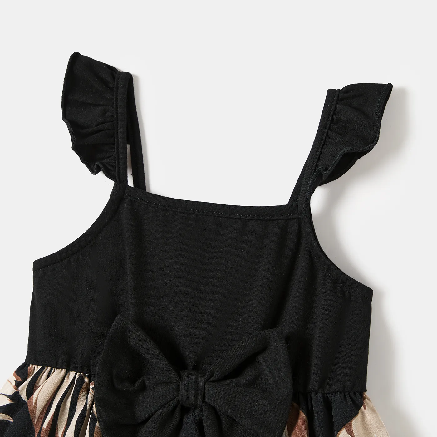 Family Matching Floral Print Belted Cami Dresses And Solid Short Sleeve Tops Sets  image 6