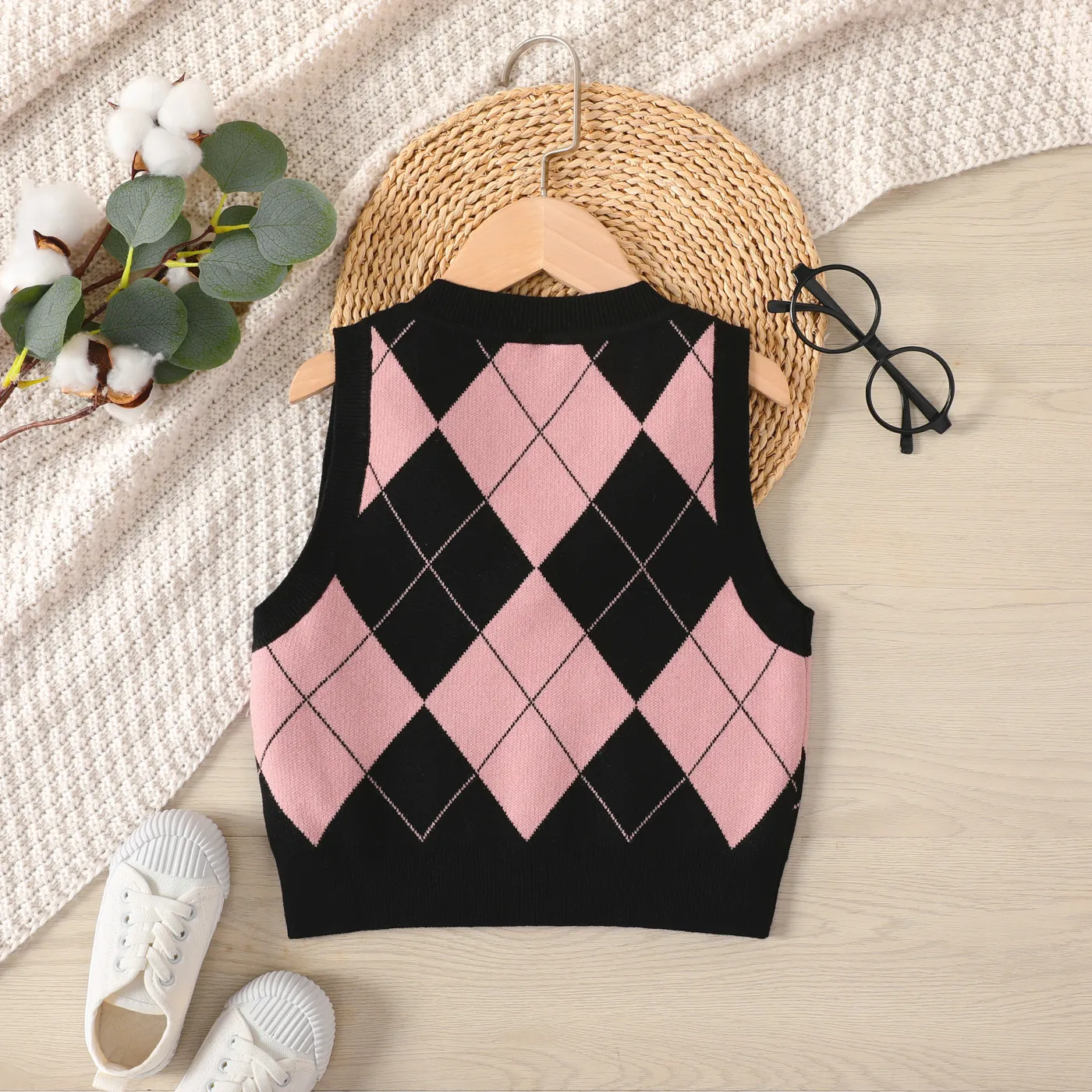Kid Girl Diamond Pattern Knit Sweater Vest Pink image 2