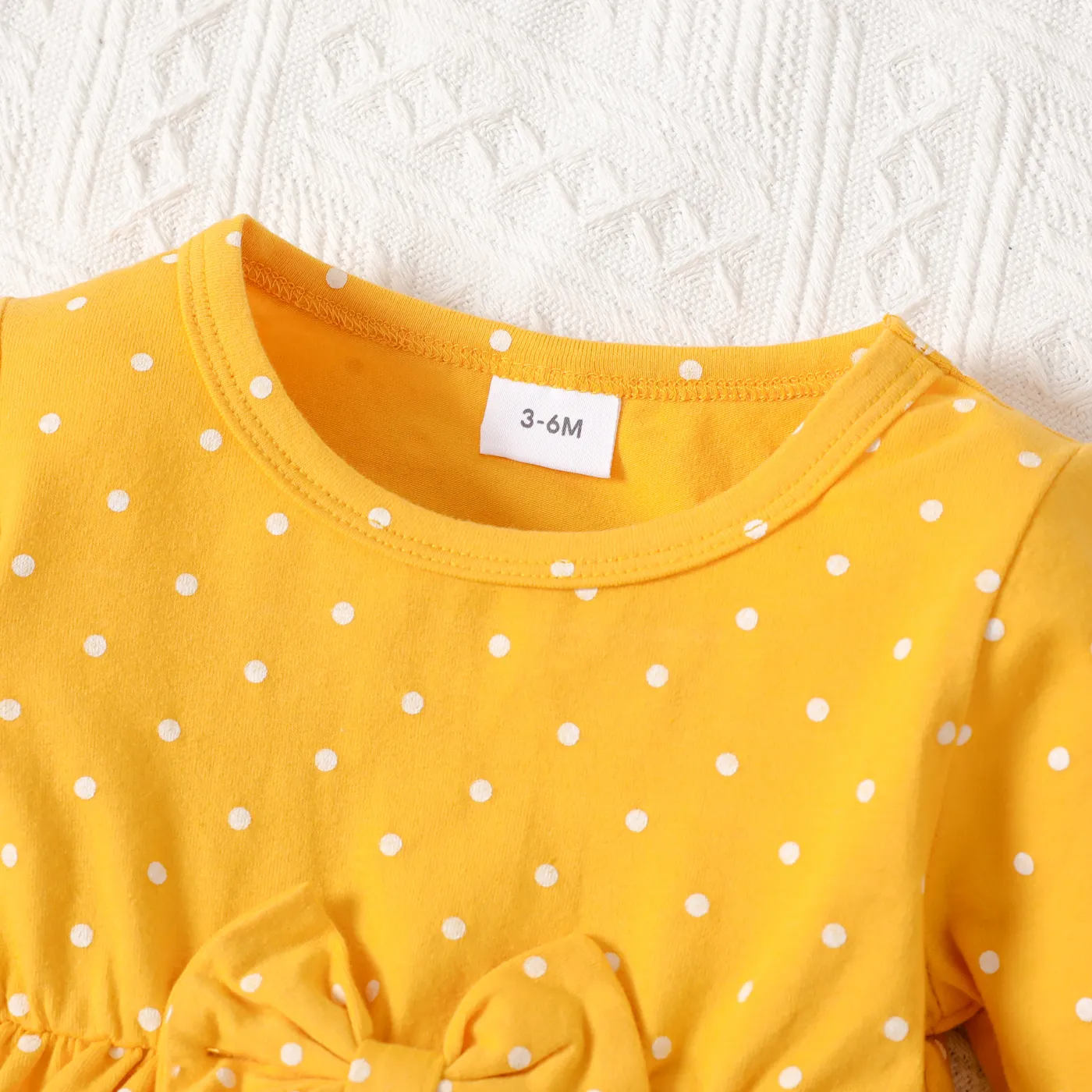 2pcs Baby Girl 95% Cotton Polka Dots Bow Decor Giraffe Embroidery Long-sleeve Top and Allover Floral Print Pants Set Yellow image 3