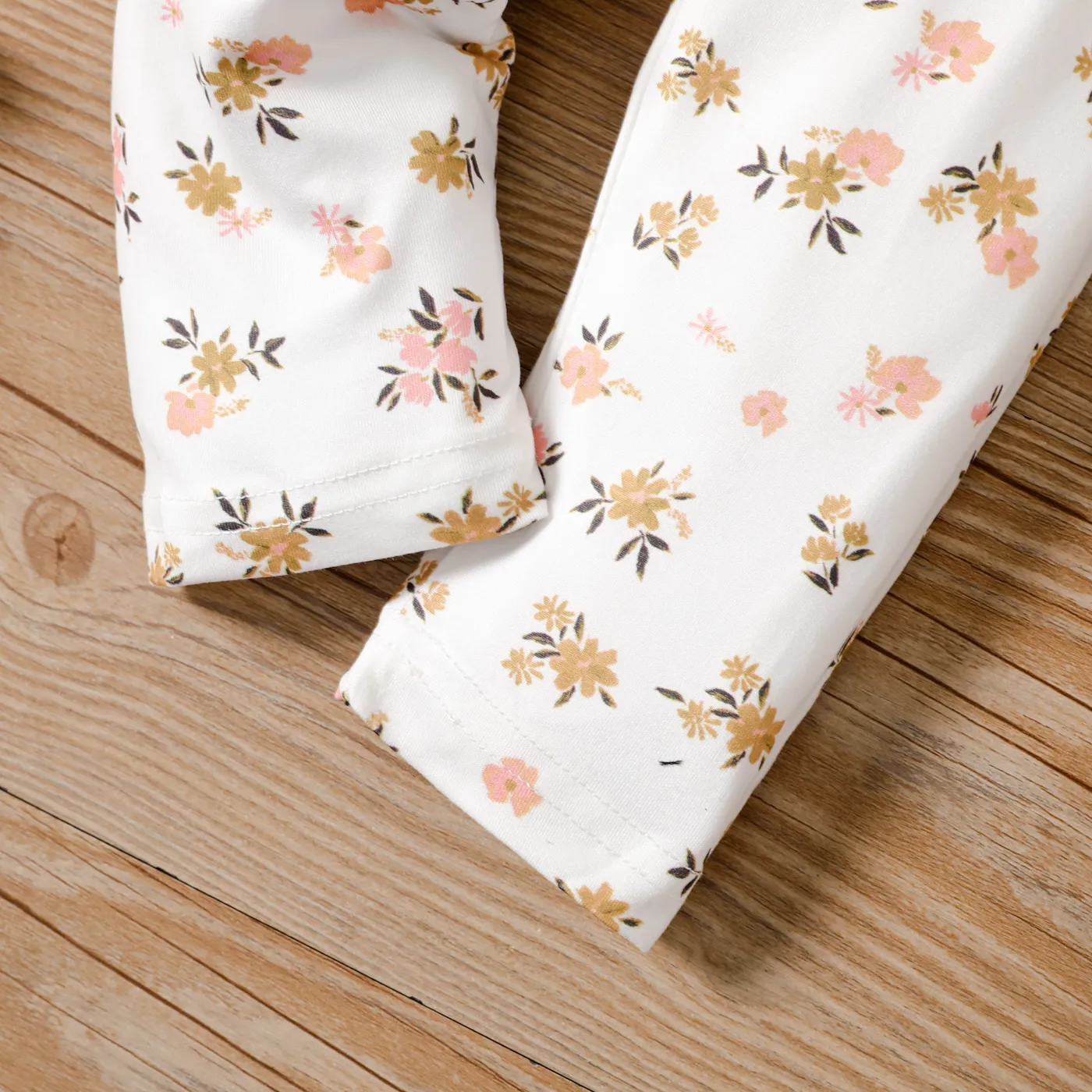 2pcs Baby Girl 95% Cotton Polka Dots Bow Decor Giraffe Embroidery Long-sleeve Top and Allover Floral Print Pants Set Yellow image 5