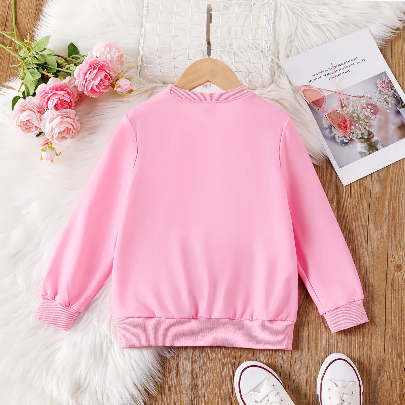 Kid Girl Letter Figure Print Pullover Sweatshirt  image 5