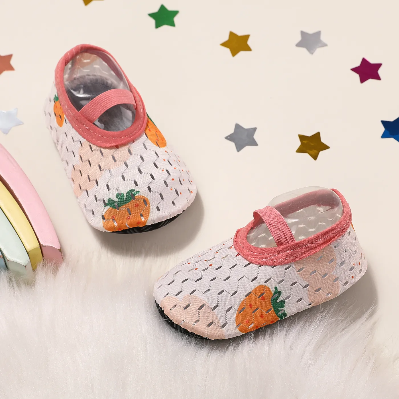 

Children's anti-skid floor socks made of cotton material with starry moon cloud pattern