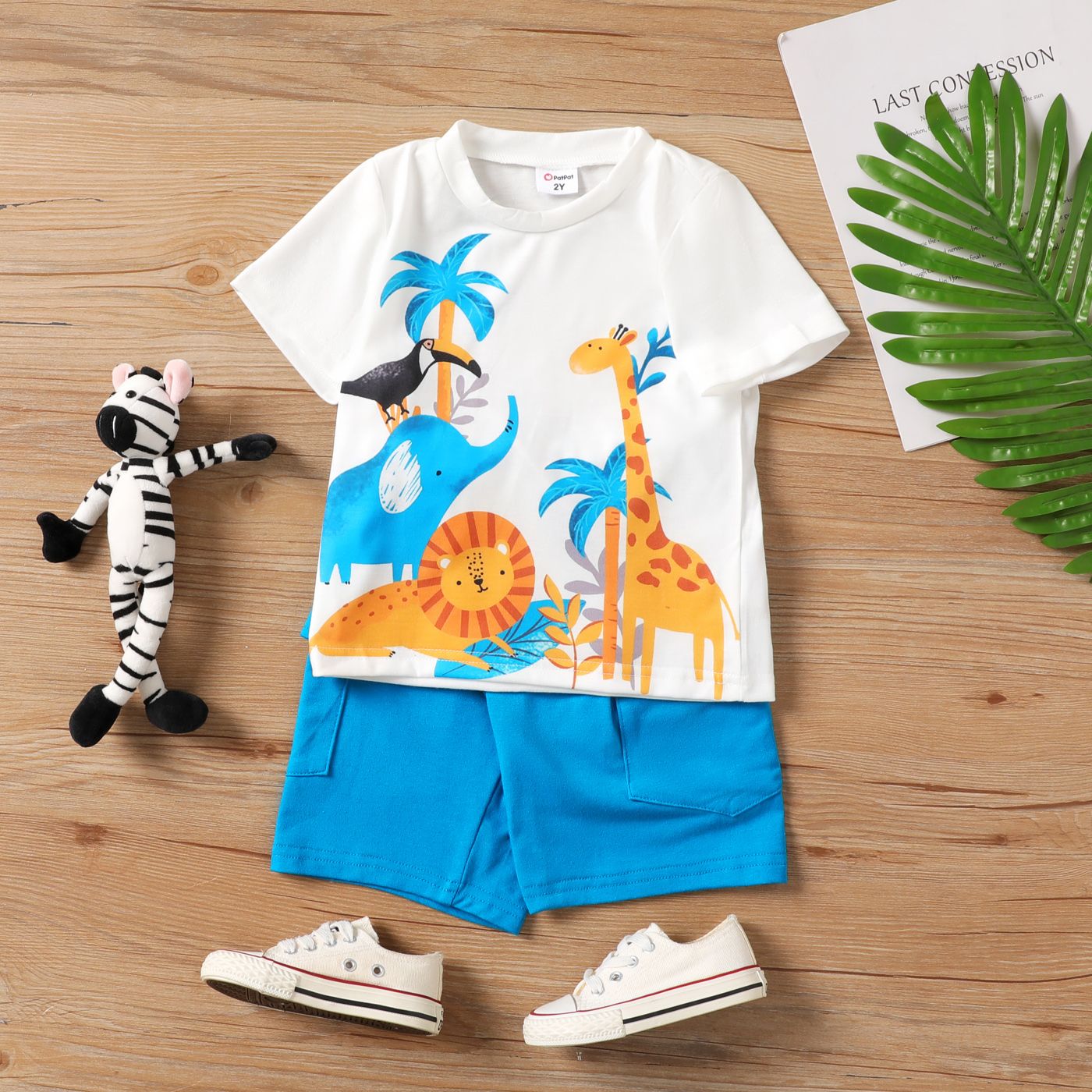 

2pcs Toddler Boy Animal Print Short-sleeve Tee and Cargo Shorts Set