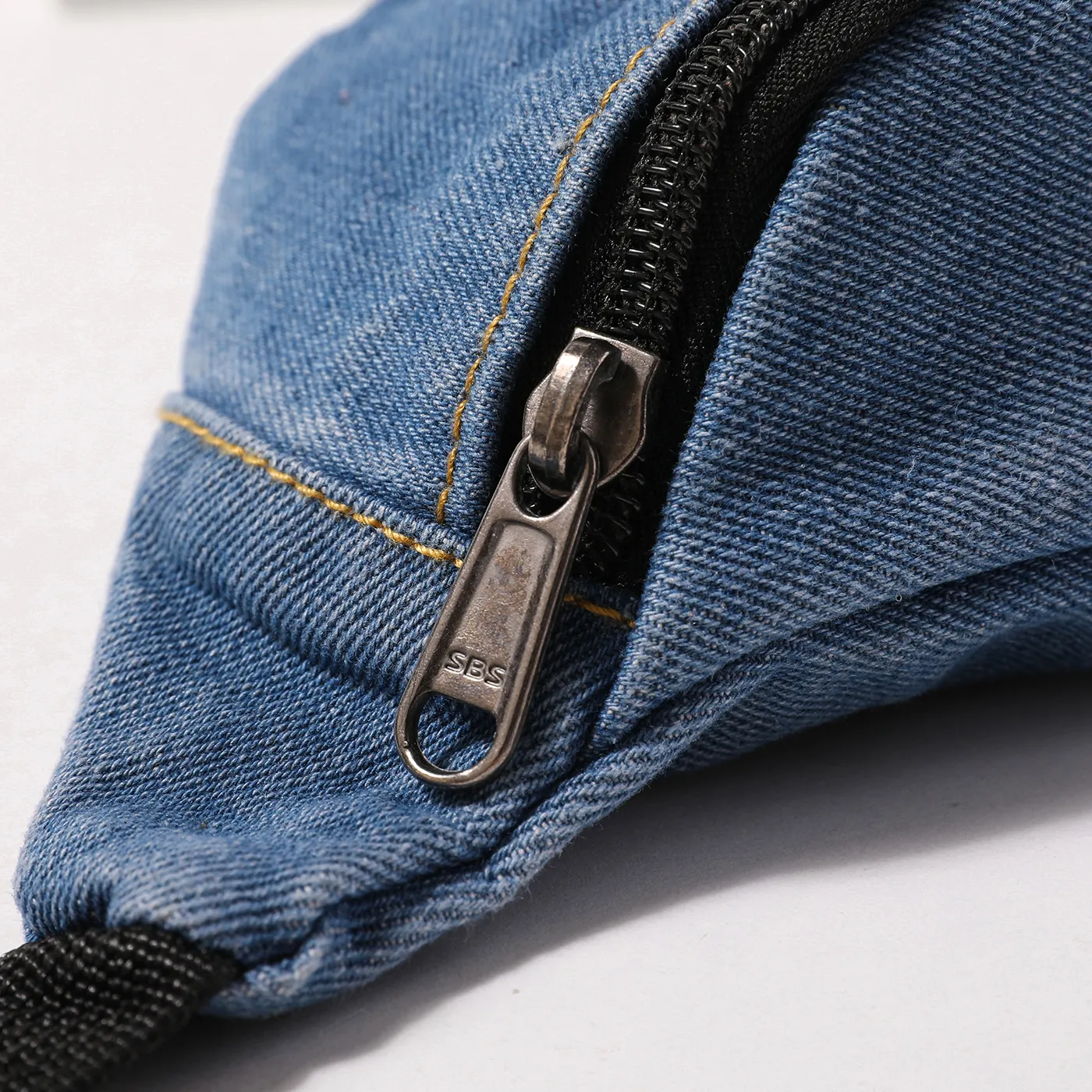 Children's simple washable Denim pull cord small chest bag wallet  image 3