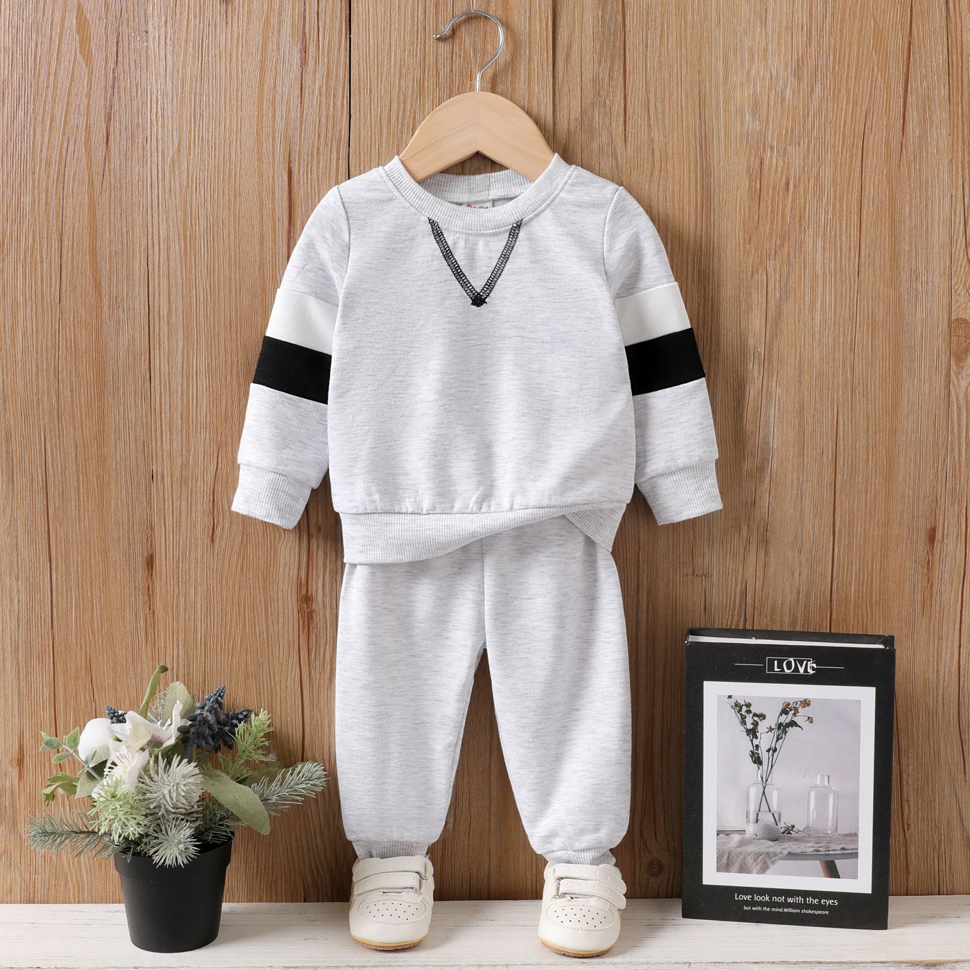 

2pcs Baby Girl/Boy Trendy Casual Solid Color Set