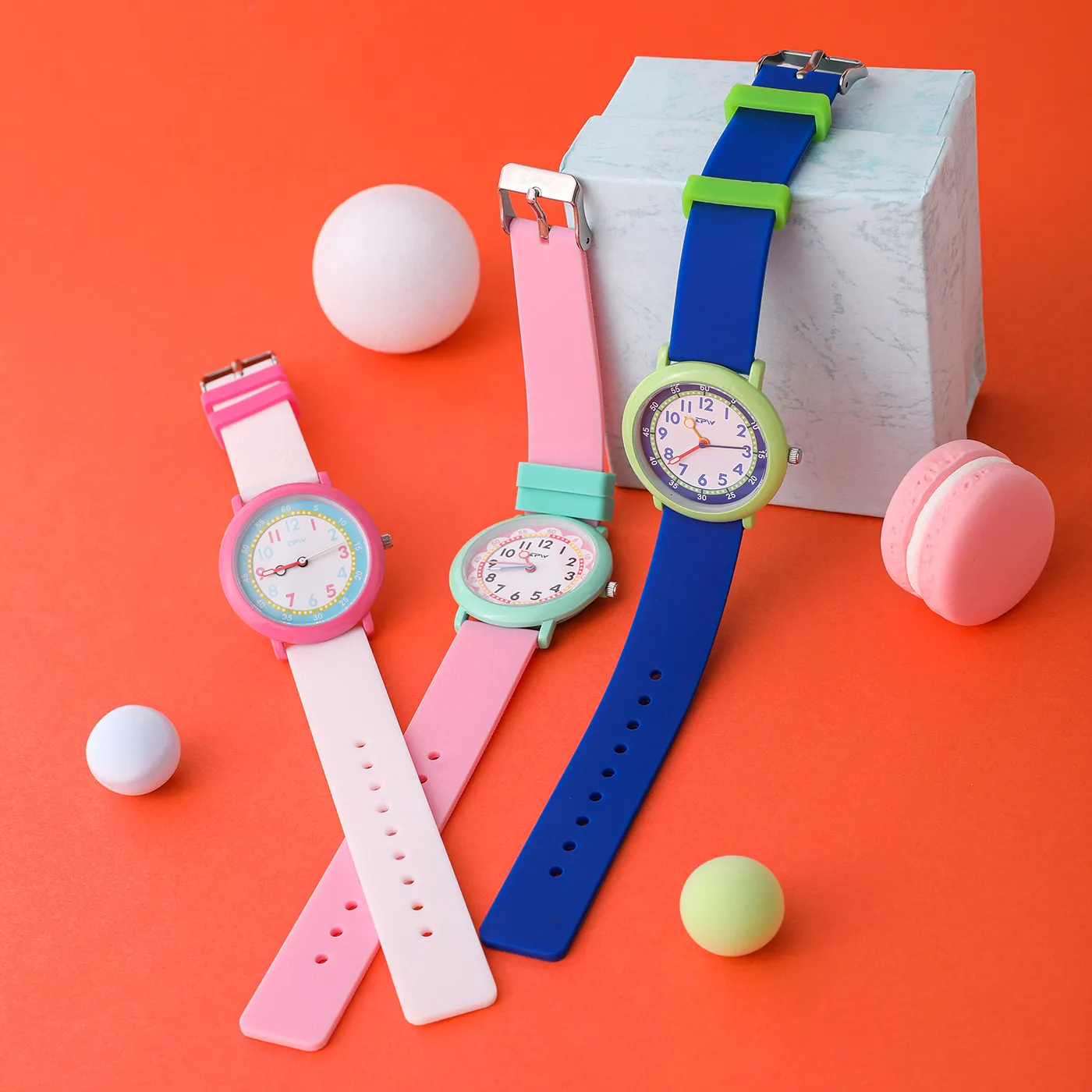 Toddler/Kid Luminous Waterproof Quartz Watch (with a Packaging Box, Random Color)