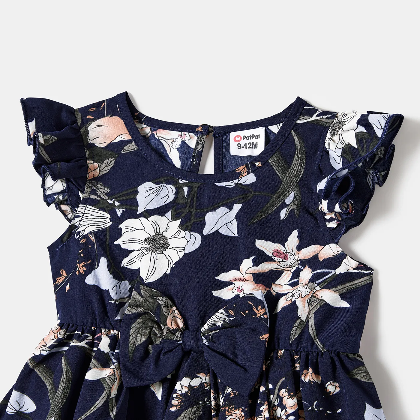 Family Matching Floral Flutter Sleeves Dark Blue Dresses and Colorblock Tops Sets Deep Blue image 3