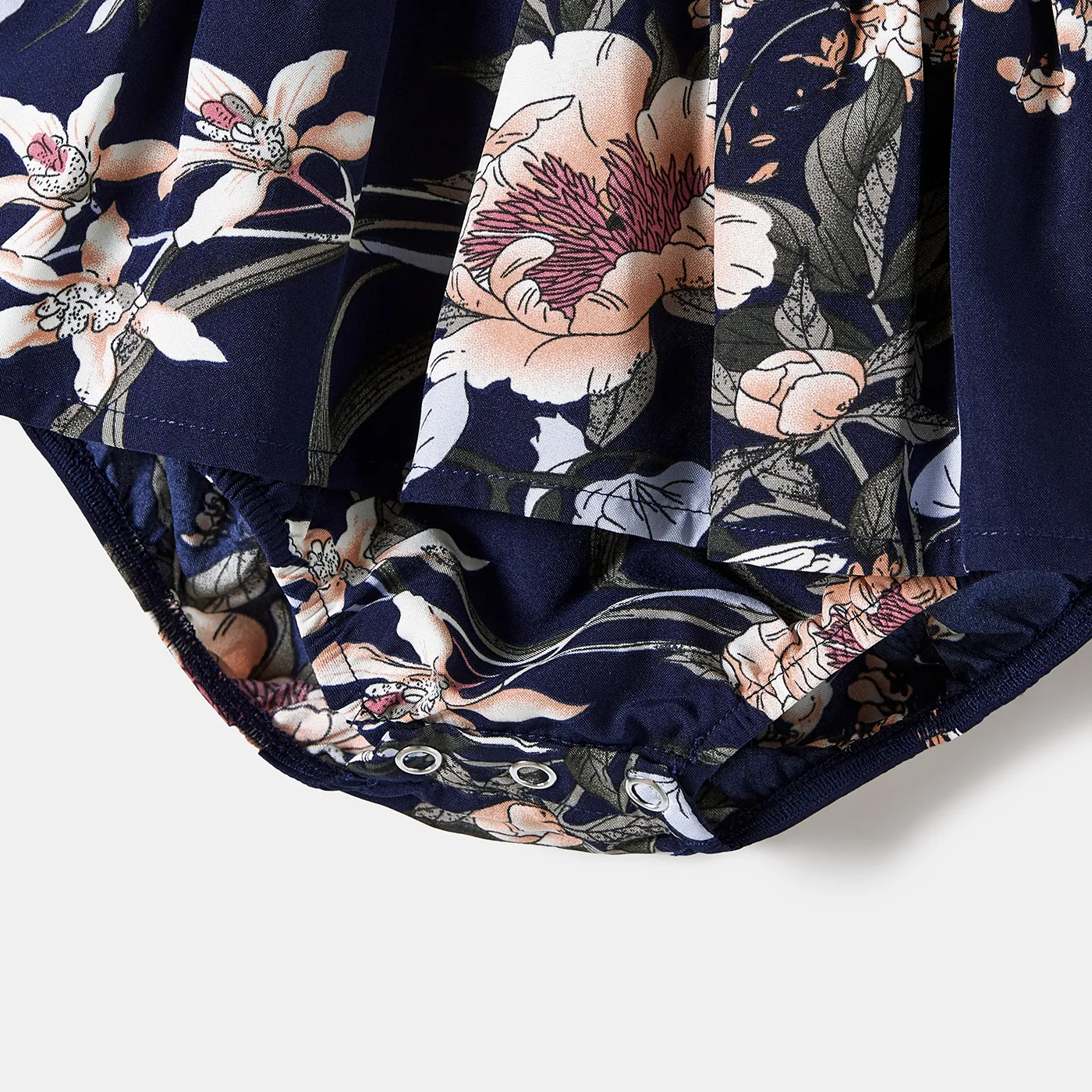 Family Matching Floral Flutter Sleeves Dark Blue Dresses and Colorblock Tops Sets Deep Blue image 4