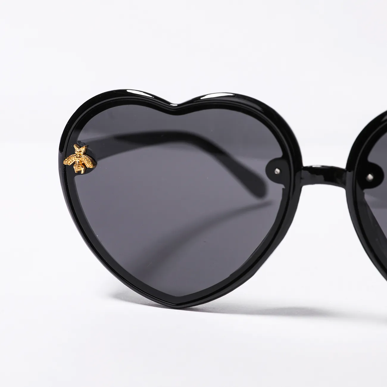 Toddler/Kid Heart Frame Sunglasses (with Glasses Case) Black big image 1