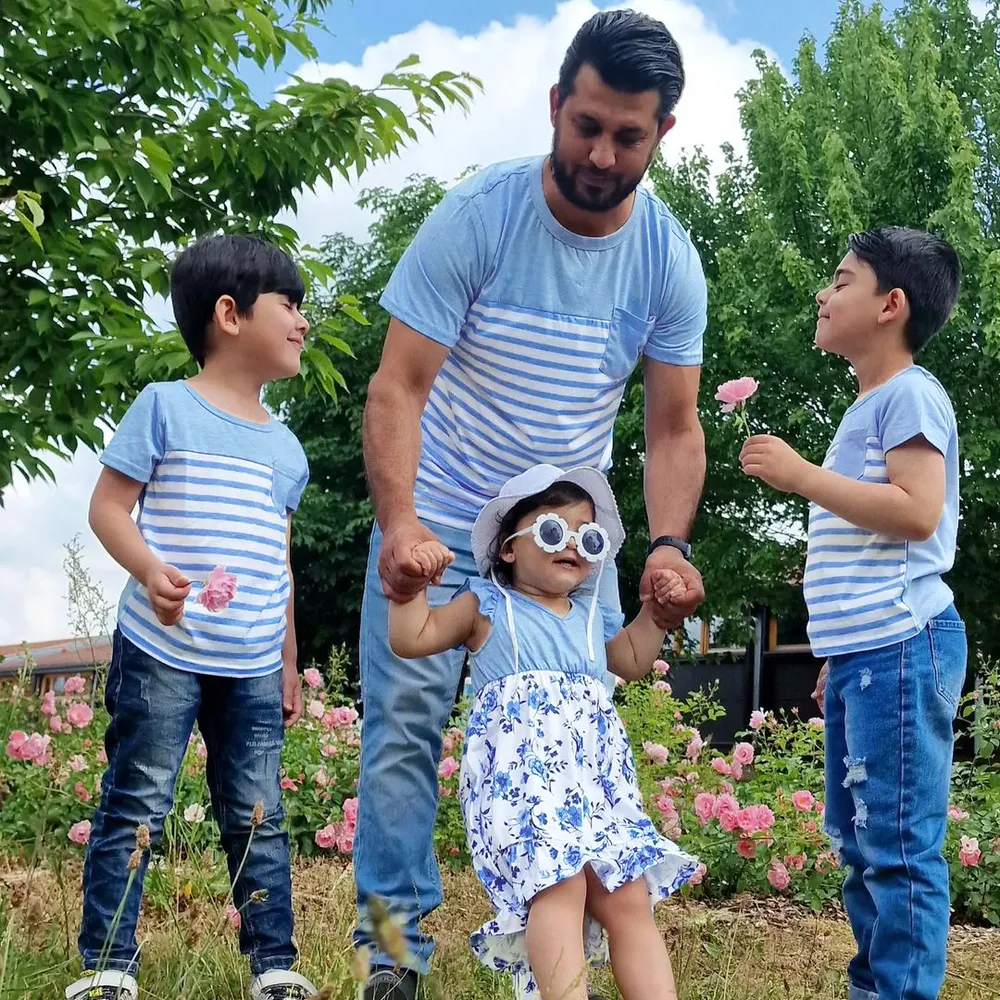Family Matching Light Blue V Neck Flutter-sleeve Splicing Floral Print Irregular Hem Dresses and Striped T-shirts Sets big image 3