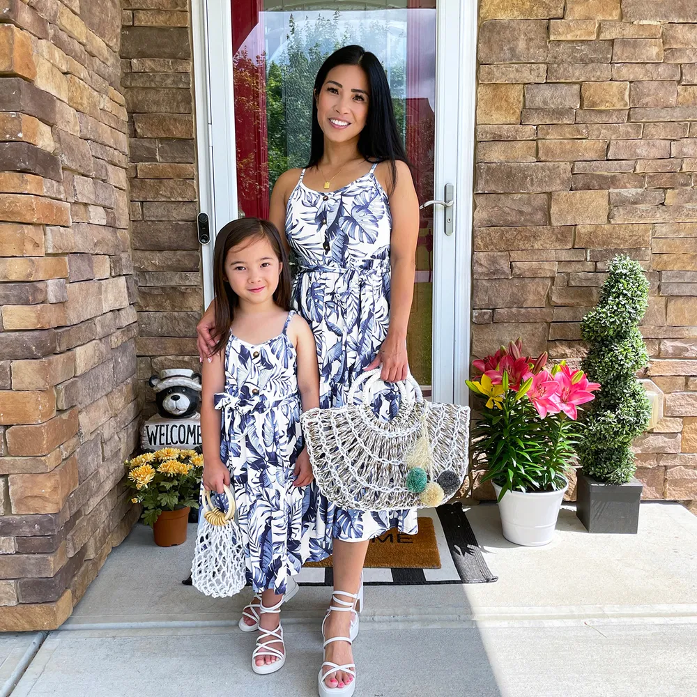 Family Matching Allover Leaf Print Naia™ Cami Dresses and Short-sleeve Colorblock T-shirts Sets big image 3