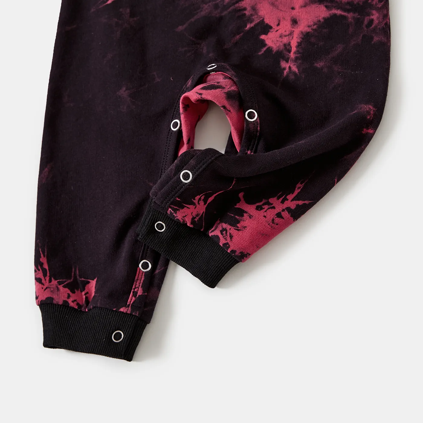 Mom and Me Letter Print Tie Dye Long-sleeve Top and Shorts Set  Black image 5