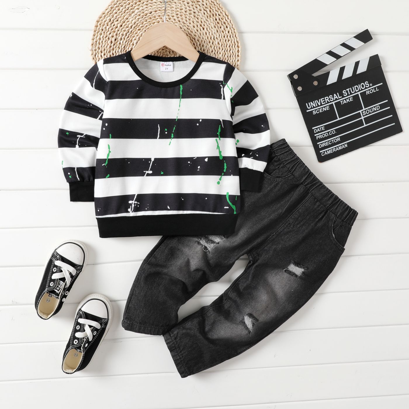 2pcs Toddler Boy Avant-garde Stripe Set Avec Hole Design