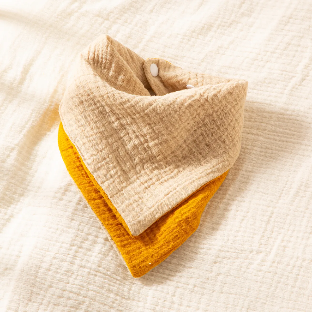 Cotton Dual-colored Triangle Baby Bibs for Boys  image 3