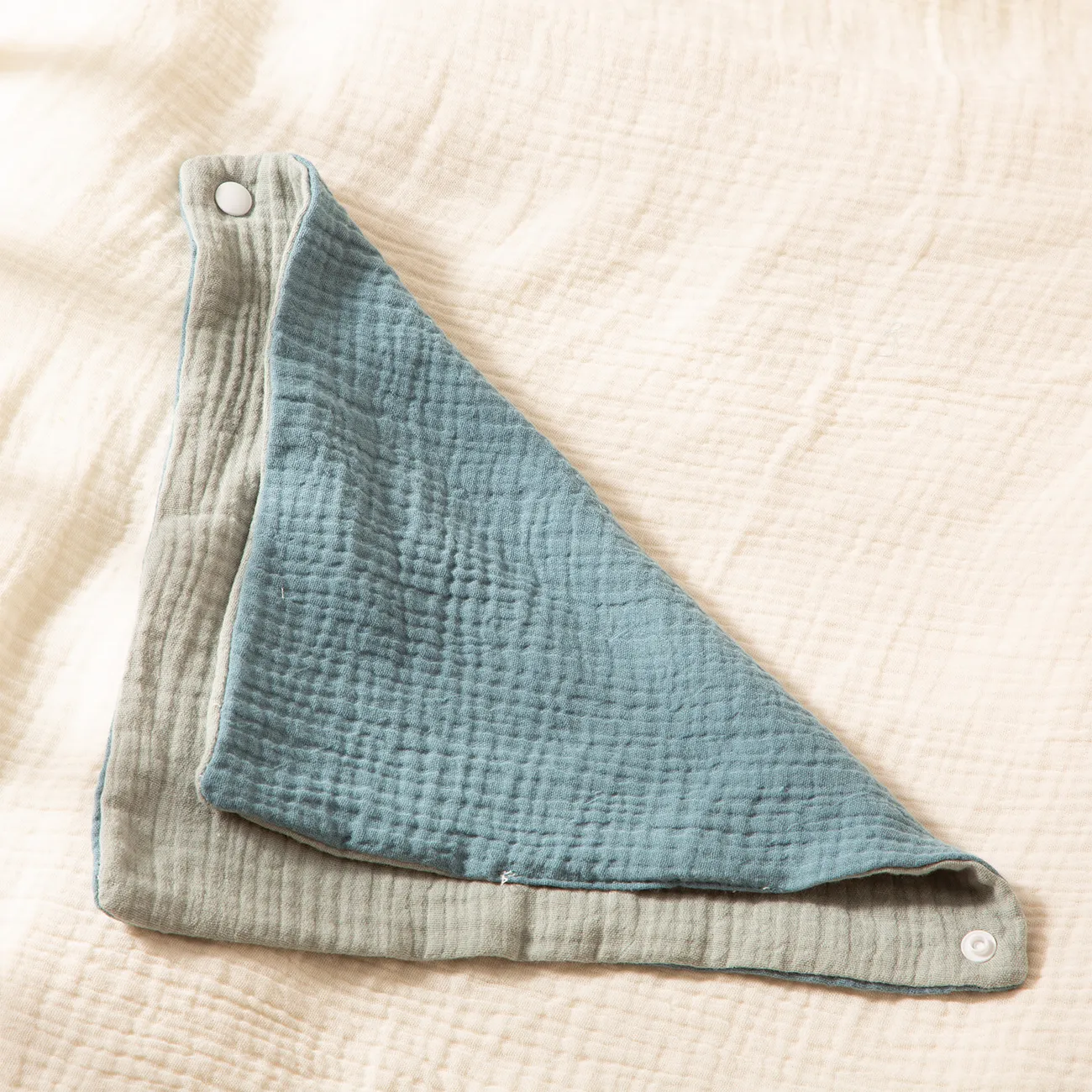 Bavoirs triangulaires triangulaires bicolores en coton pour garçons Bleu Clair big image 1