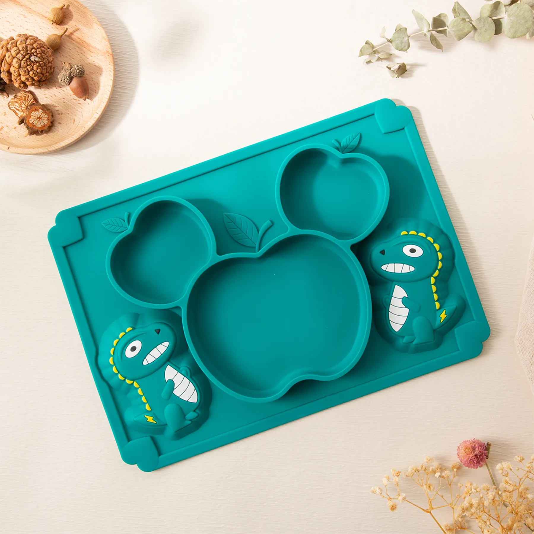 BPA-Free Silicone Dinosaur Design Dinnerware Set For Babies