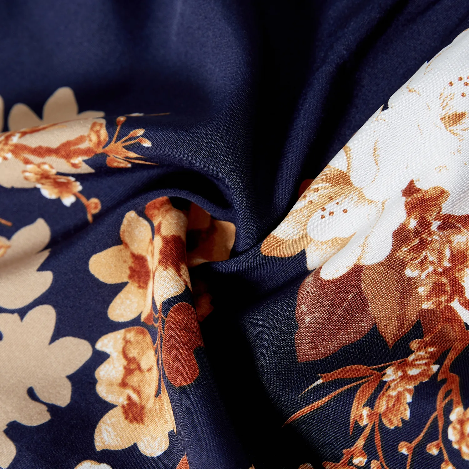 Family Matching Long-sleeve Color-block Tops and Floral Print Dresses Sets Deep Blue image 4