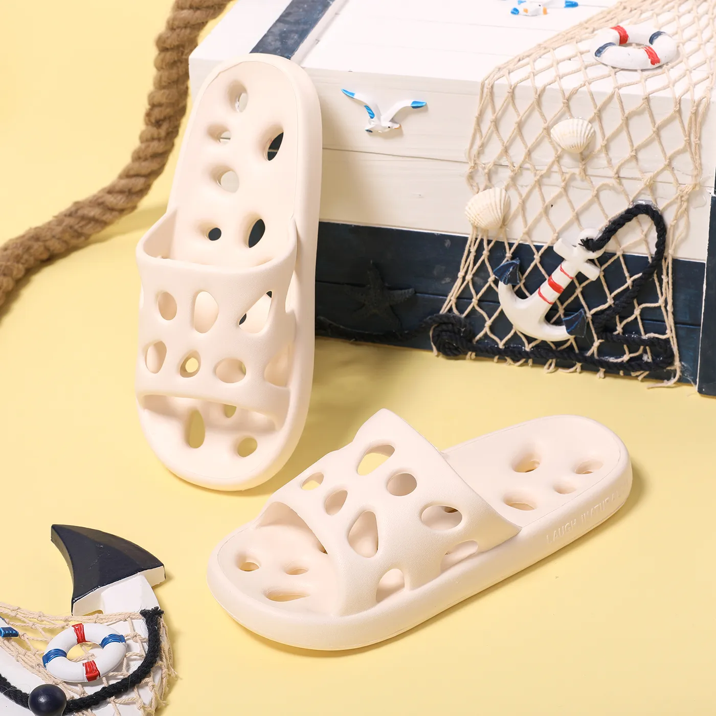 Shower Slippers Hollow Out Quick Drying Non-Slip Bathroom EVA Slides White image 3