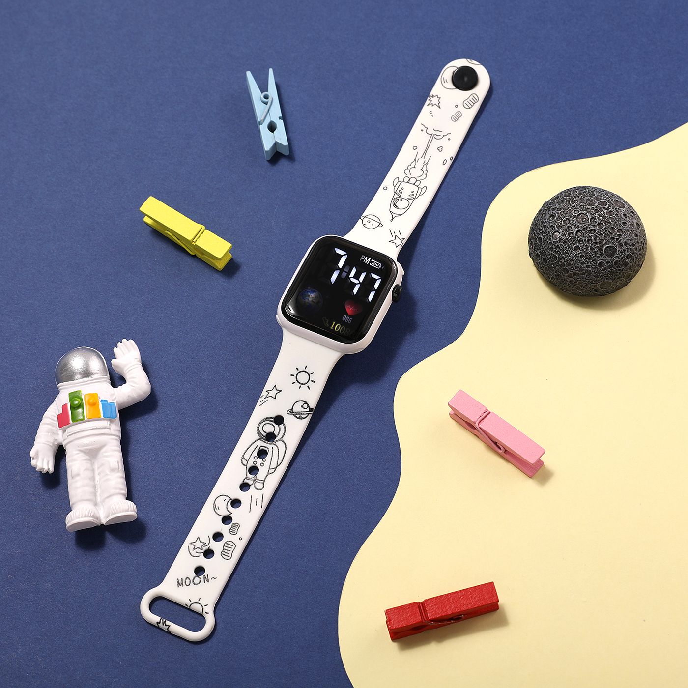 

Children's Cartoon Print Button LED Square Electronic Watch with Box