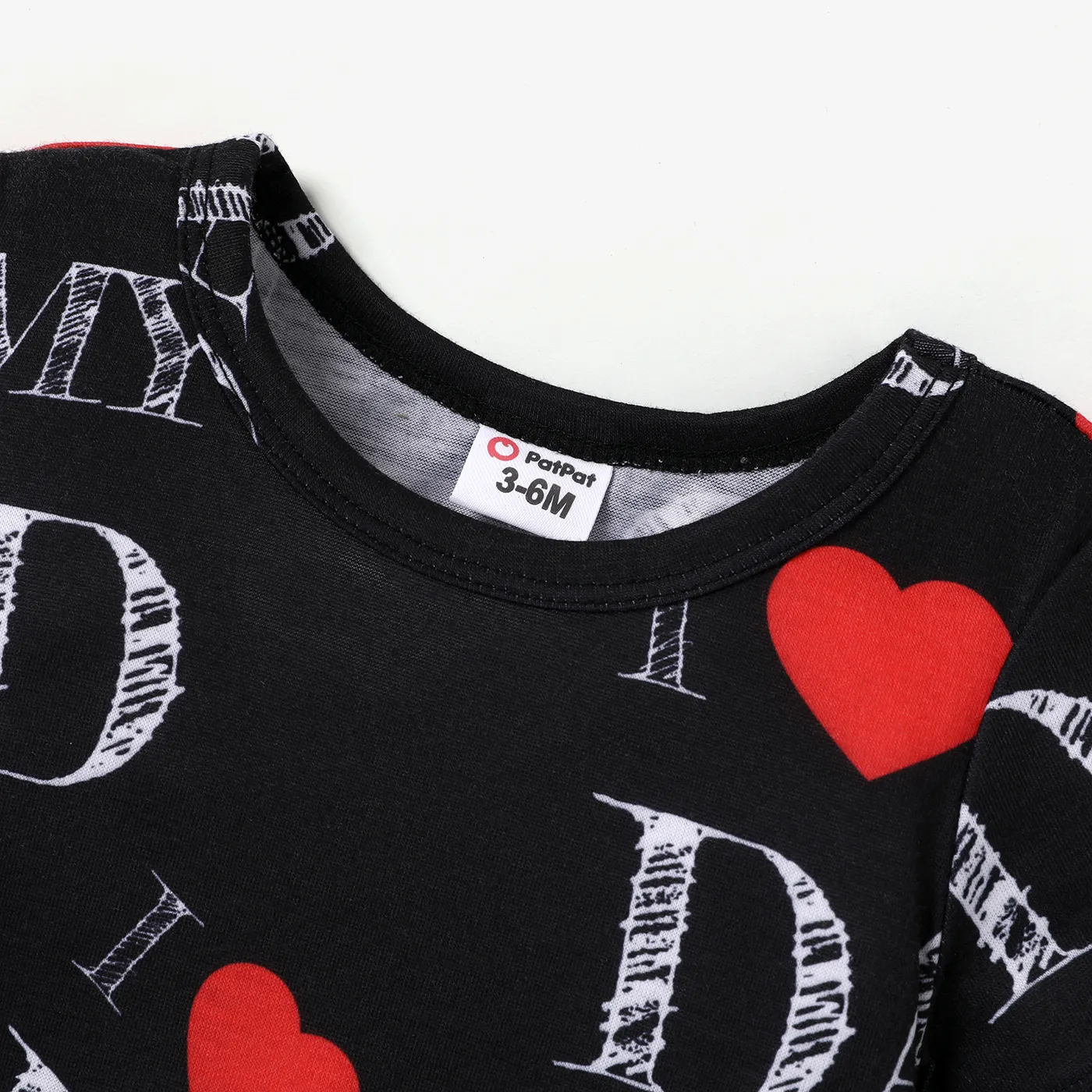 Baby Boy/Girl All Over Love Heart and Letter Print Short-sleeve Romper  image 5
