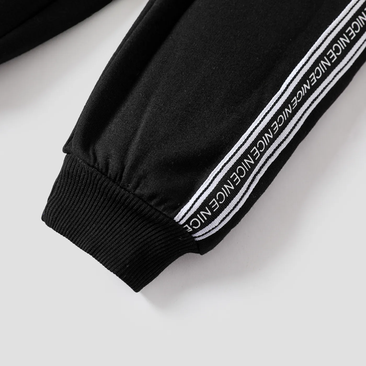 2pcs Toddler Boy Avant-garde Letter Hooded Set BlackandWhite image 6